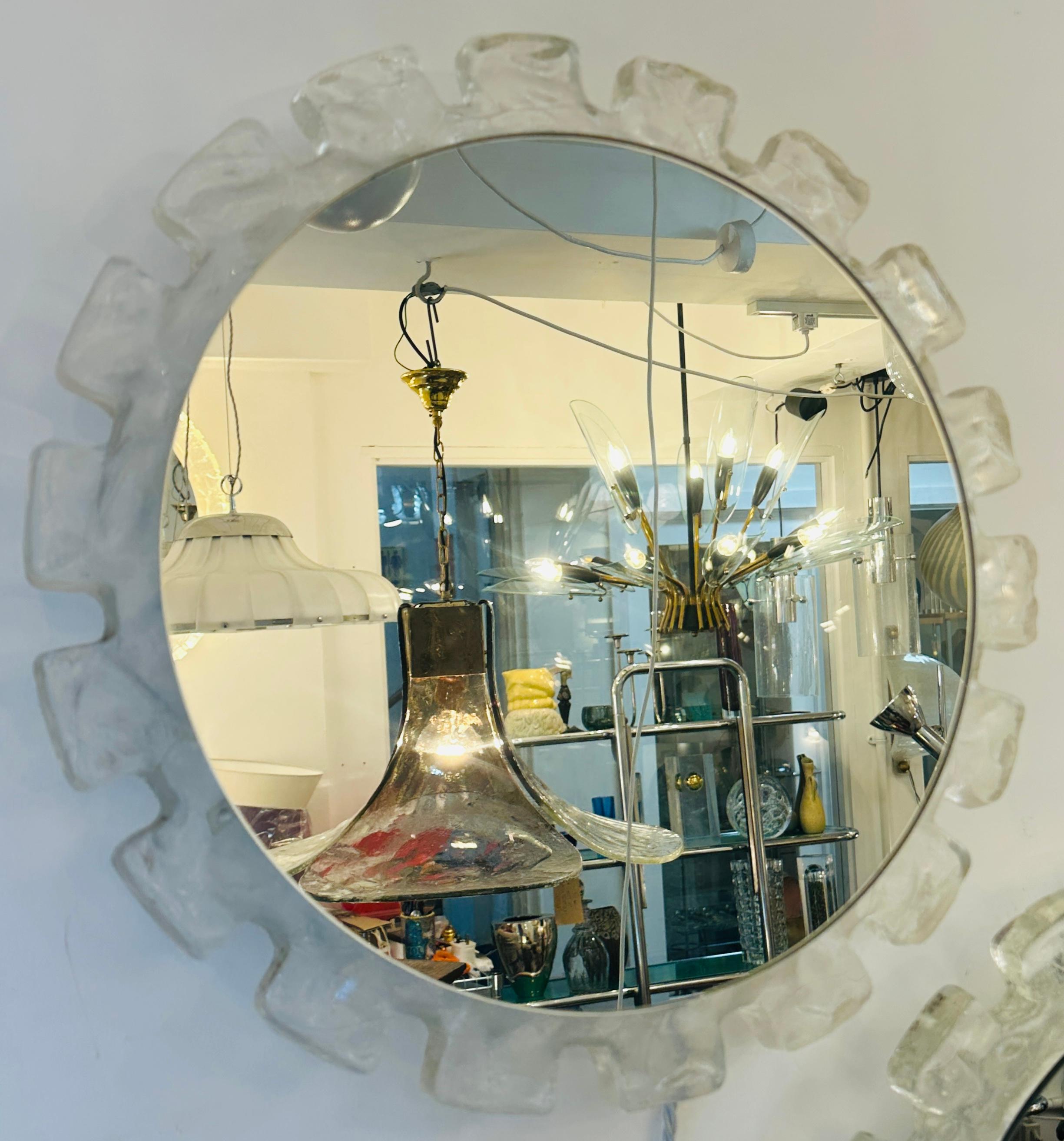 1970 German Hillebrand Illuminated Iced Encaded Acrylic Wall Mirrors 2 Available (Miroirs muraux en acrylique éclairés et glacés) en vente 6