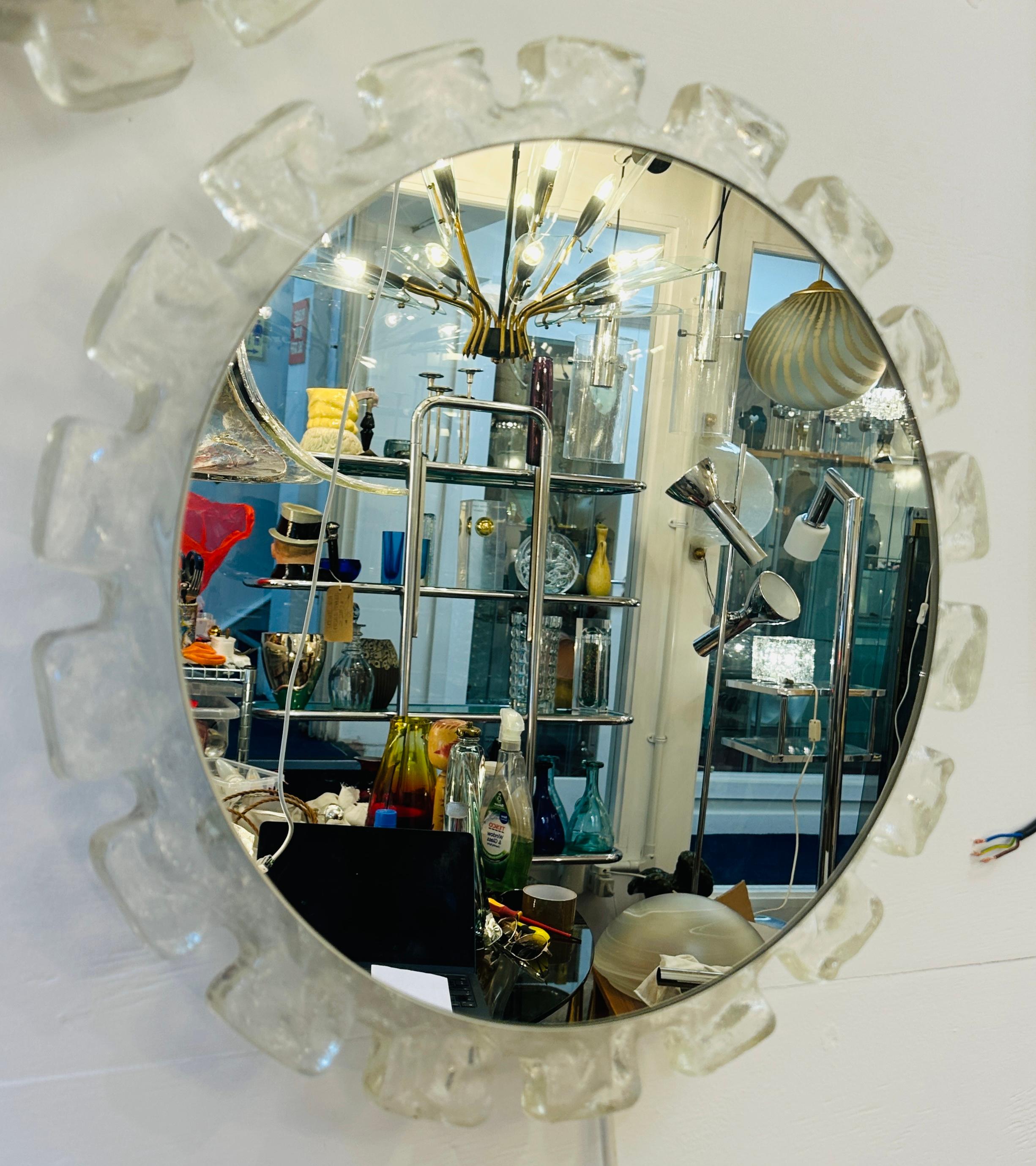 1970 German Hillebrand Illuminated Iced Encaded Acrylic Wall Mirrors 2 Available (Miroirs muraux en acrylique éclairés et glacés) en vente 7