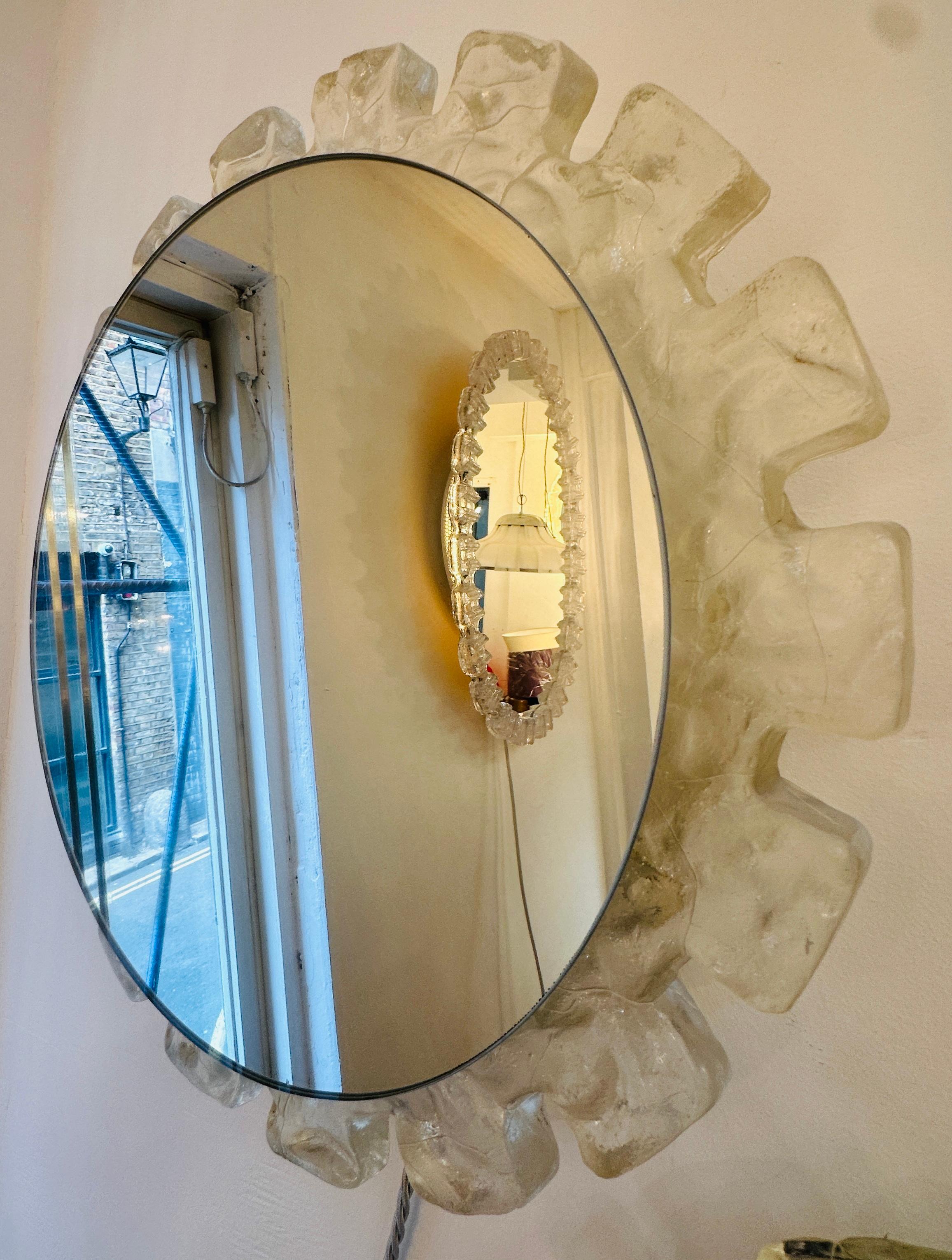 1970 German Hillebrand Illuminated Iced Encaded Acrylic Wall Mirrors 2 Available (Miroirs muraux en acrylique éclairés et glacés) en vente 10