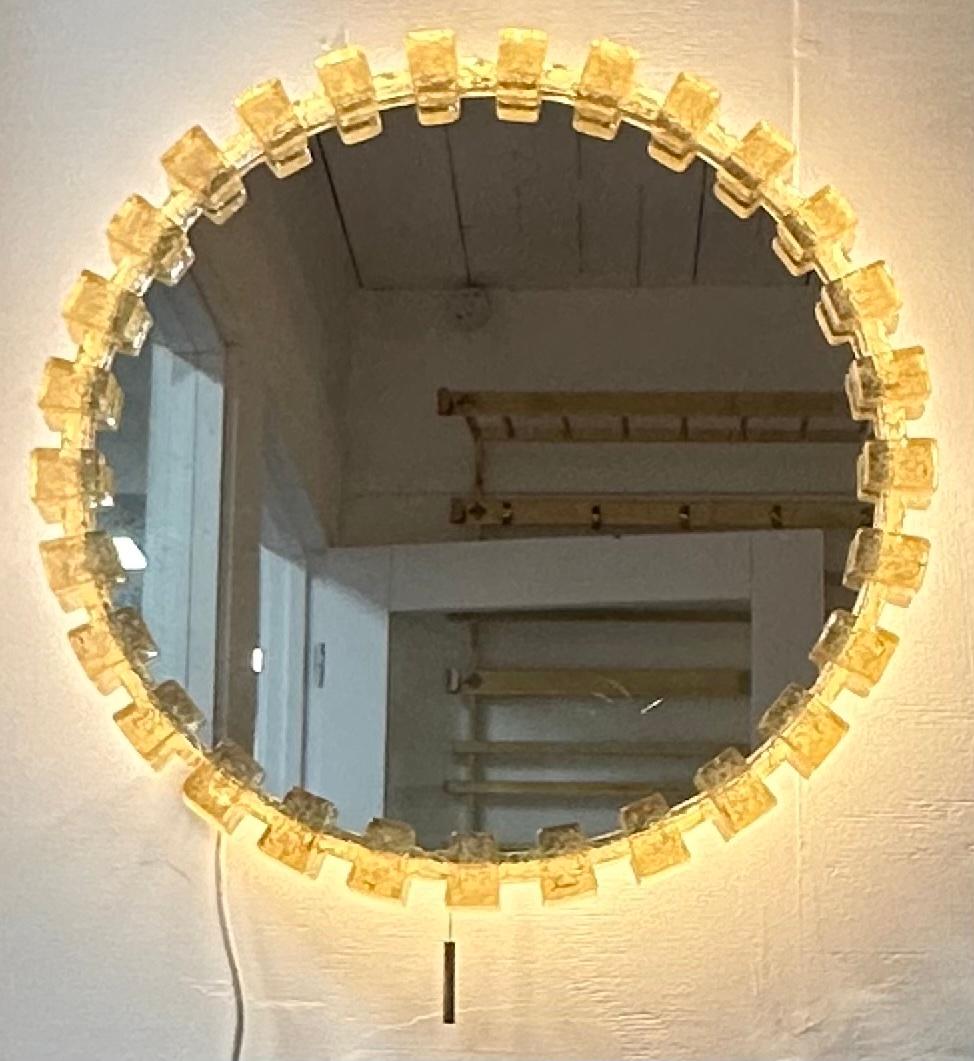 1970s German Hillebrand Leuchten Bronzed Acrylic Illuminated Wall Mirror In Good Condition For Sale In London, GB
