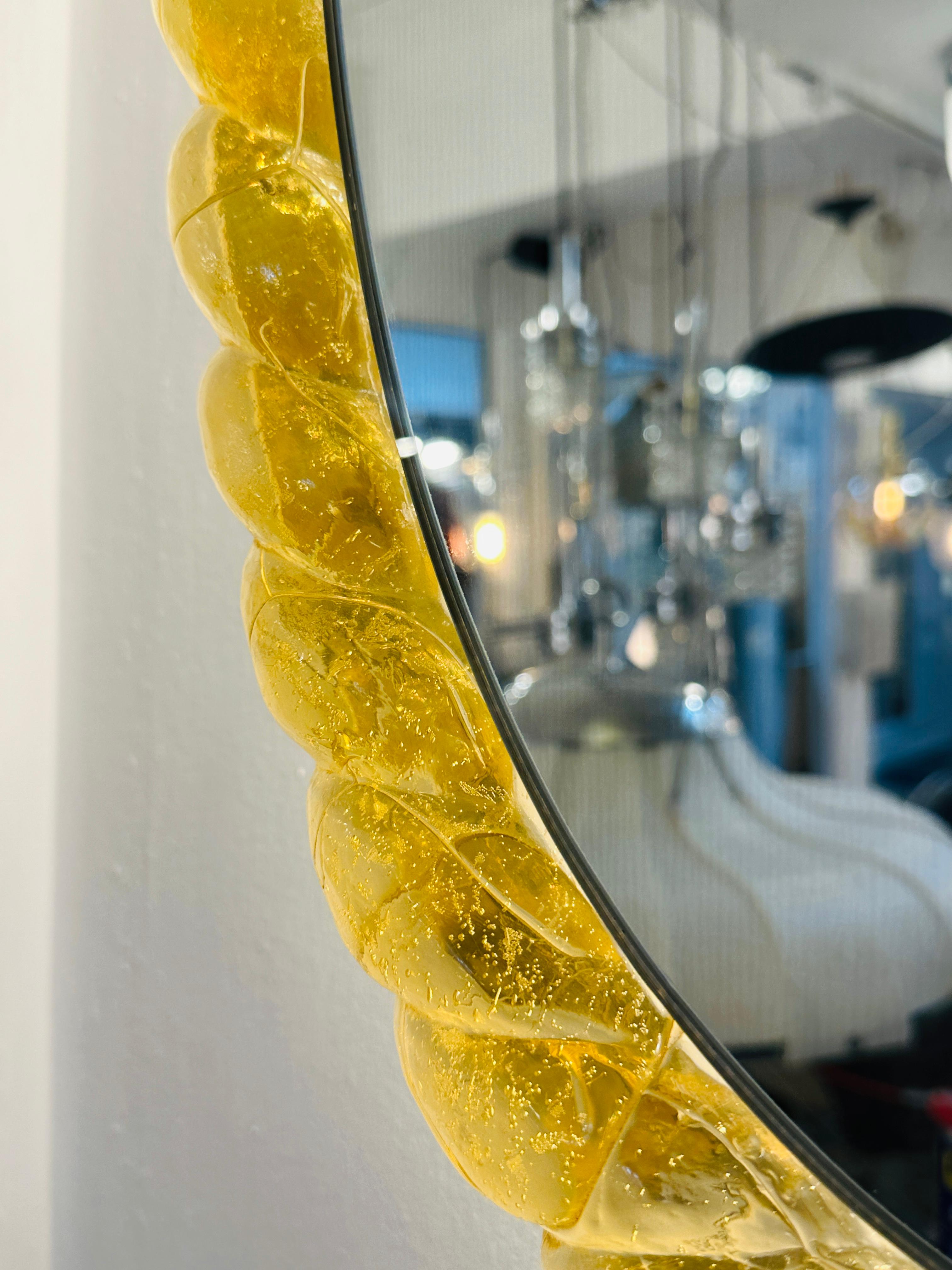 1970er Jahre Deutsch Hillebrand Leuchten Beleuchtete Hintergrundbeleuchtung Lucite Bernstein Wandspiegel (Metall)