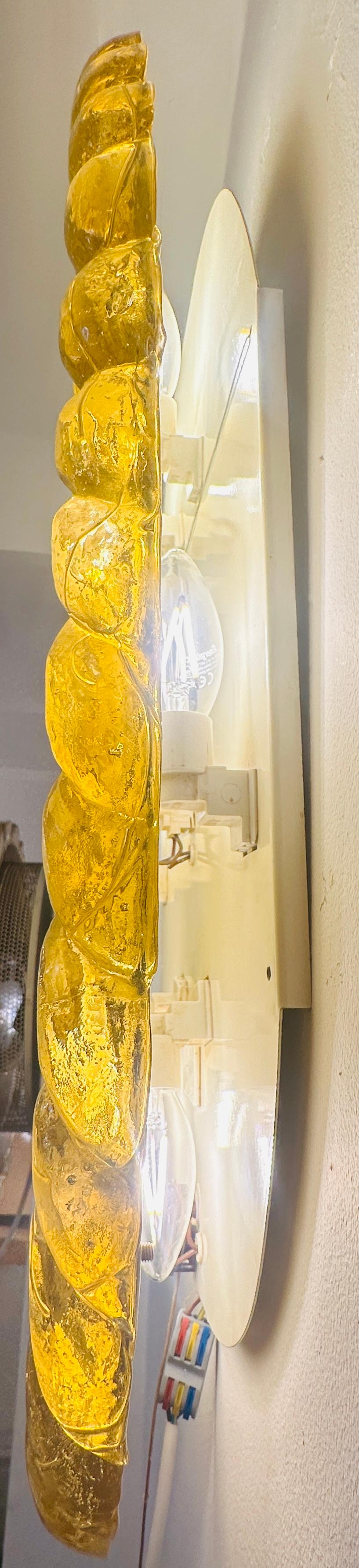 1970er Jahre Deutsch Hillebrand Leuchten Beleuchtete Hintergrundbeleuchtung Lucite Bernstein Wandspiegel 1
