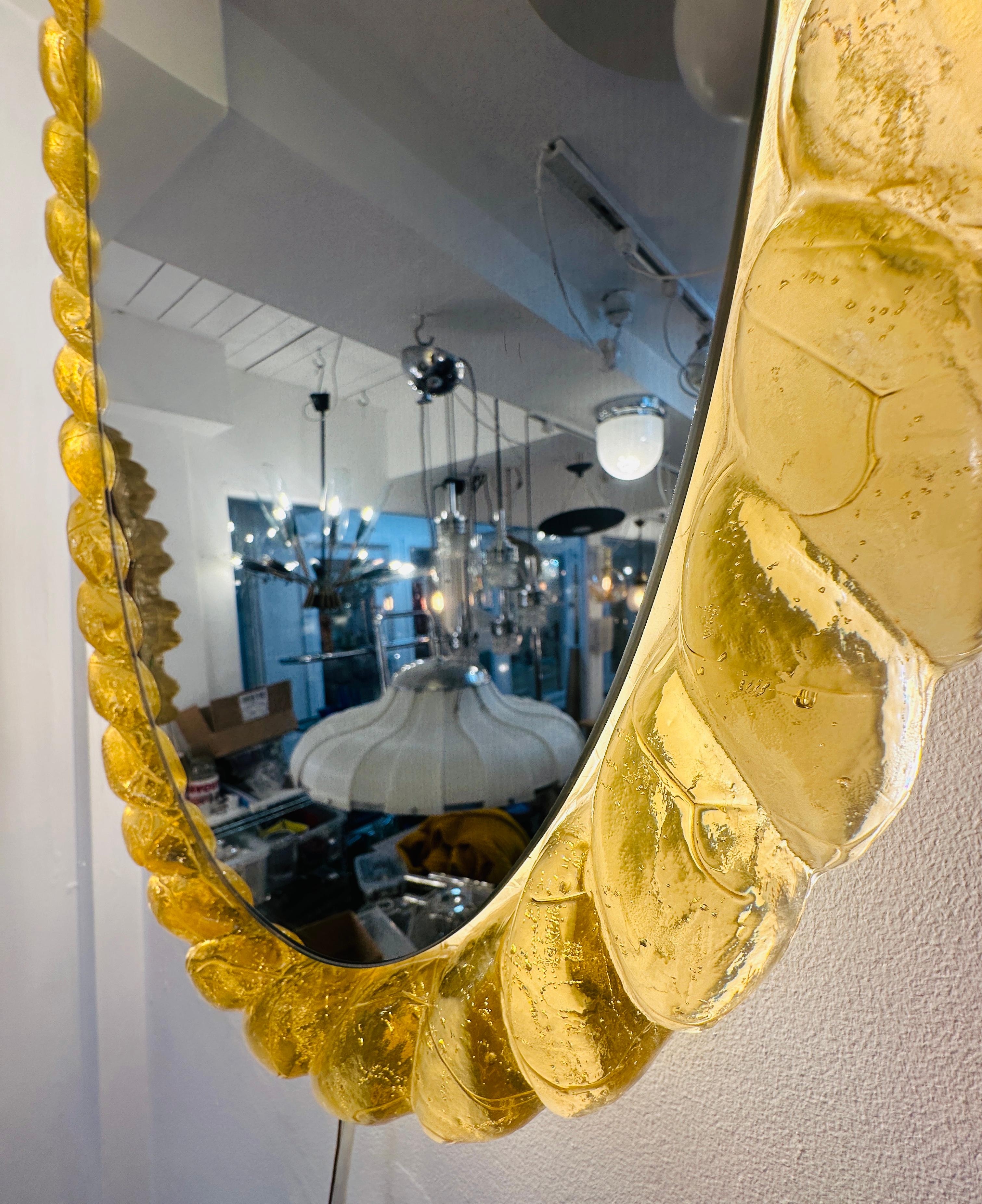 1970er Jahre Deutsch Hillebrand Leuchten Beleuchtete Hintergrundbeleuchtung Lucite Bernstein Wandspiegel 2