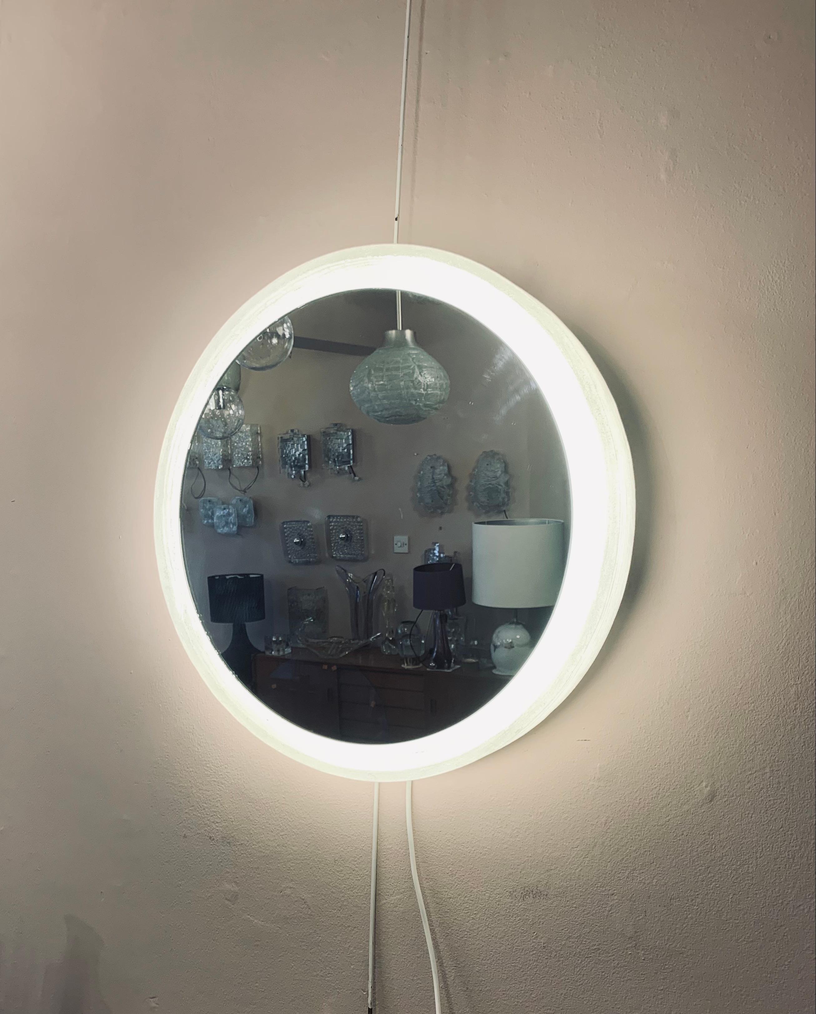 1970s German Hillebrand Round Illuminated Backlit Lucite Circular Wall Mirror 6