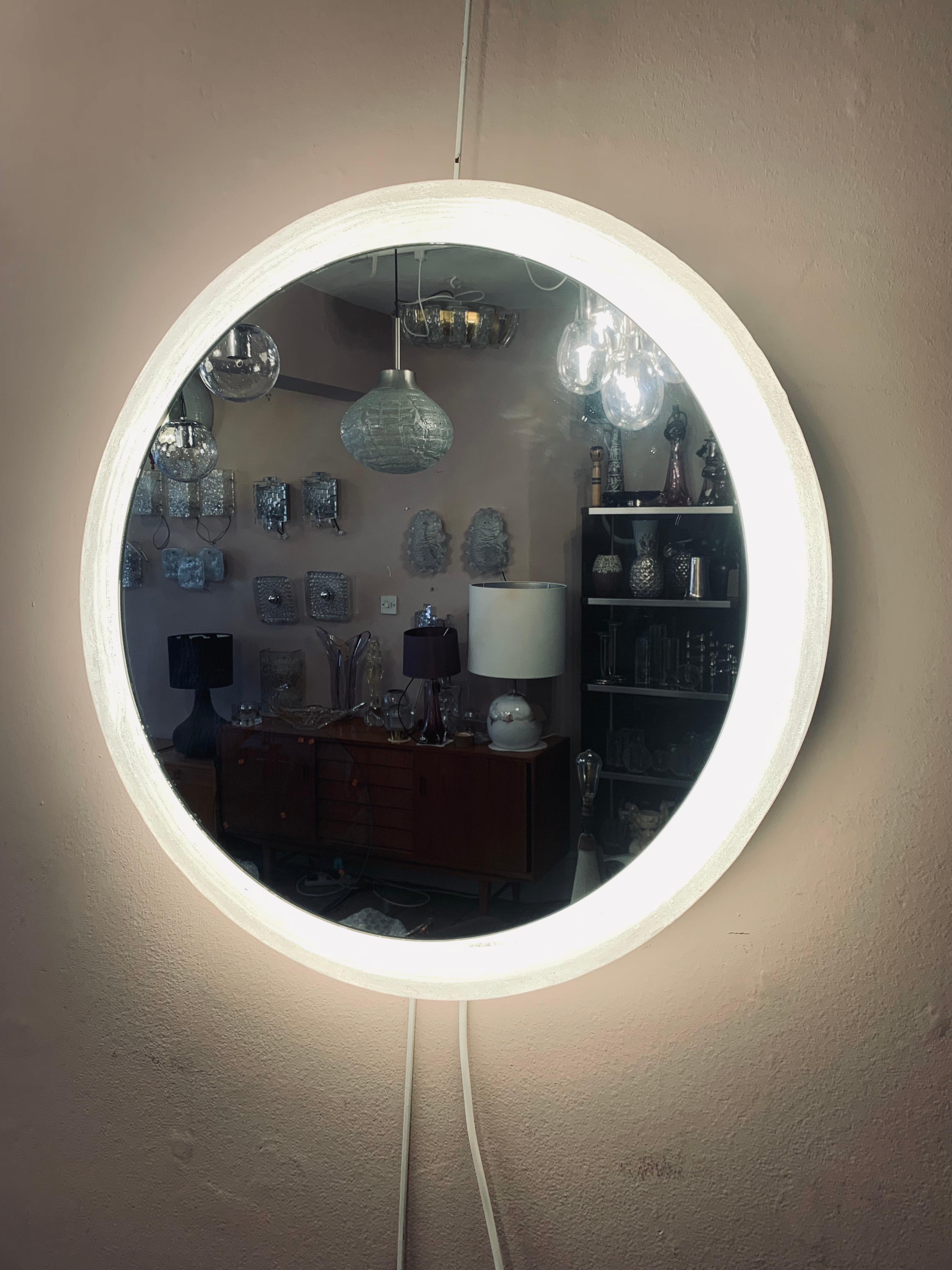 1970s German Hillebrand Round Illuminated Backlit Lucite Circular Wall Mirror 8