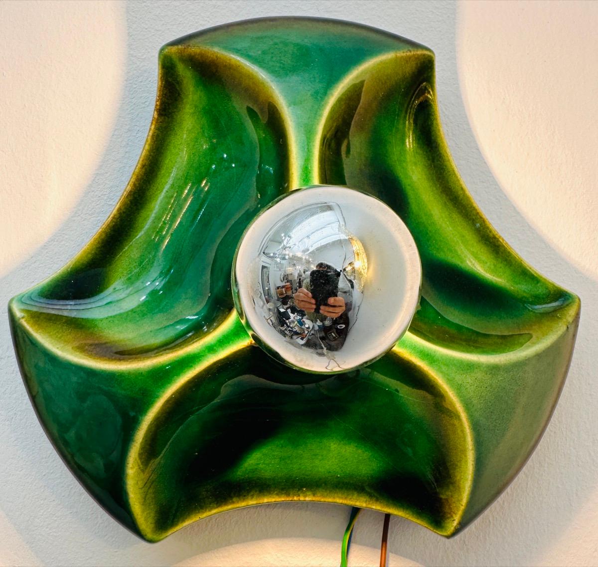 1970s German Hustadt Leuchten Fat Lava Glazed Ceramic Moss Green Wall Sconce In Good Condition For Sale In London, GB