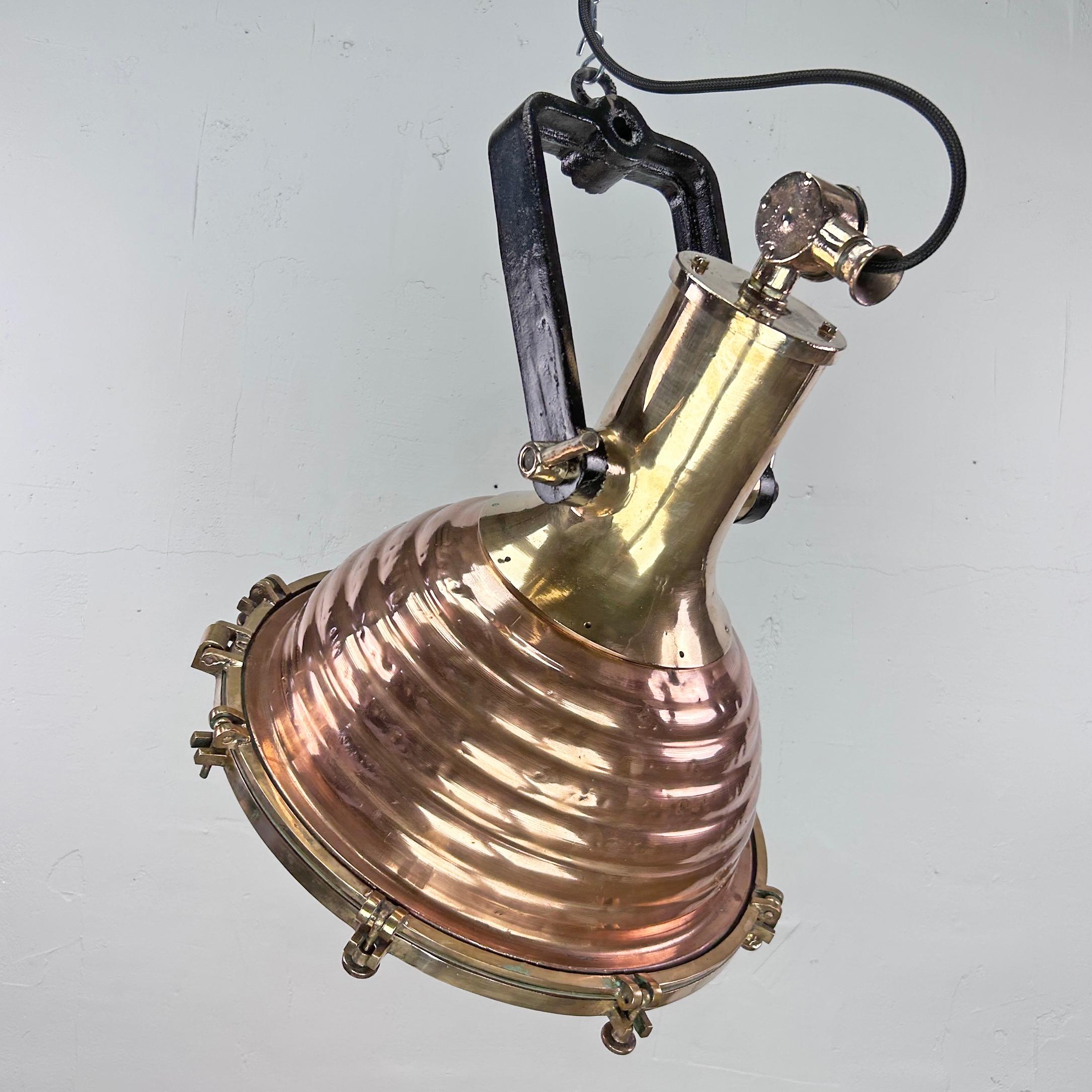 1970's Deutsche Industrie Kupfer & Messing Marine Pendelleuchte von Wiska im Angebot 5