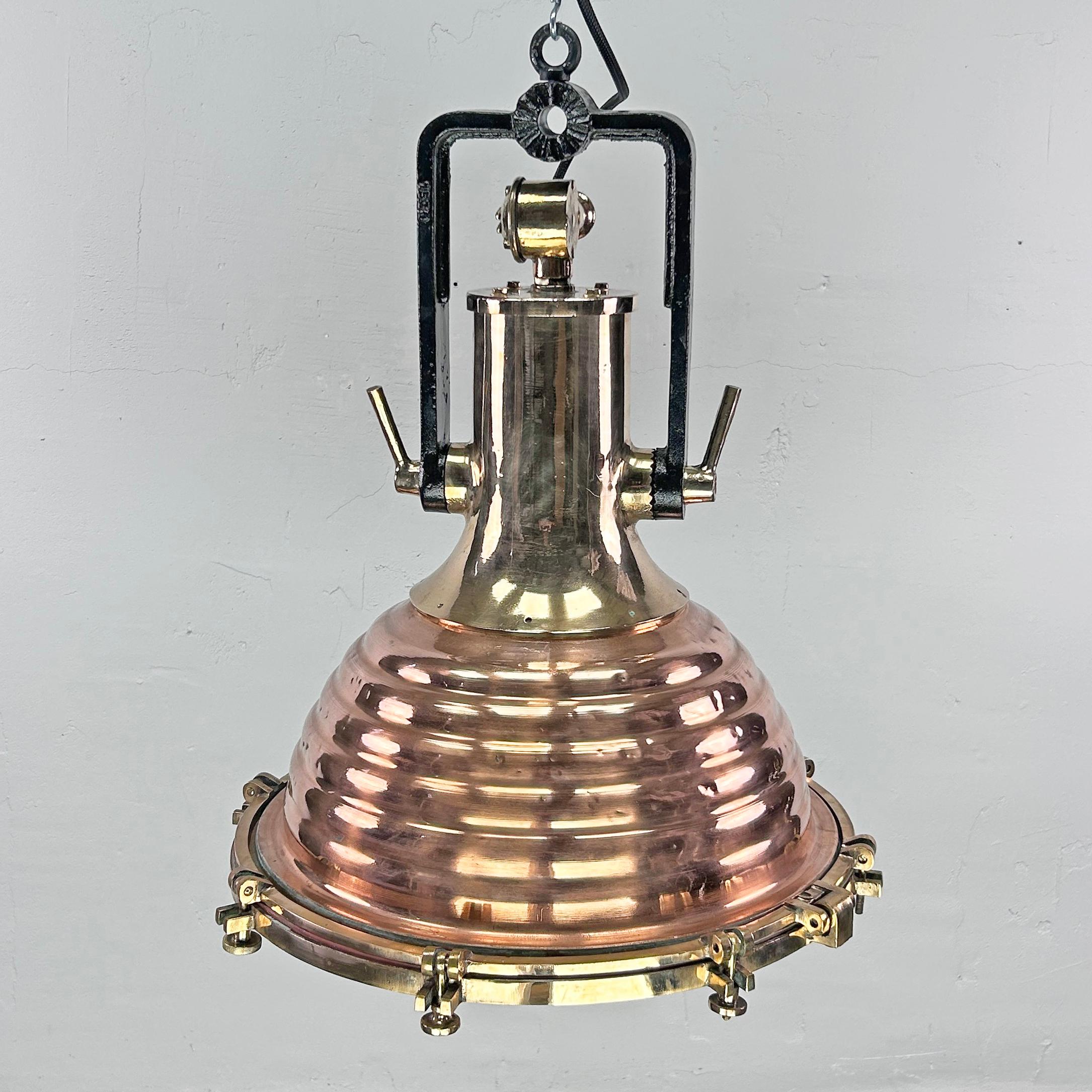 1970's Deutsche Industrie Kupfer & Messing Marine Pendelleuchte von Wiska im Angebot 6