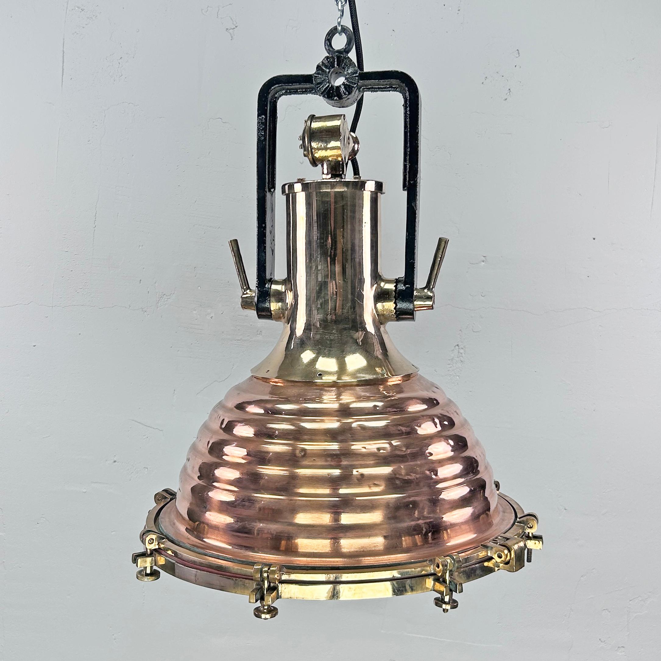 1970's Deutsche Industrie Kupfer & Messing Marine Pendelleuchte von Wiska (Industriell) im Angebot
