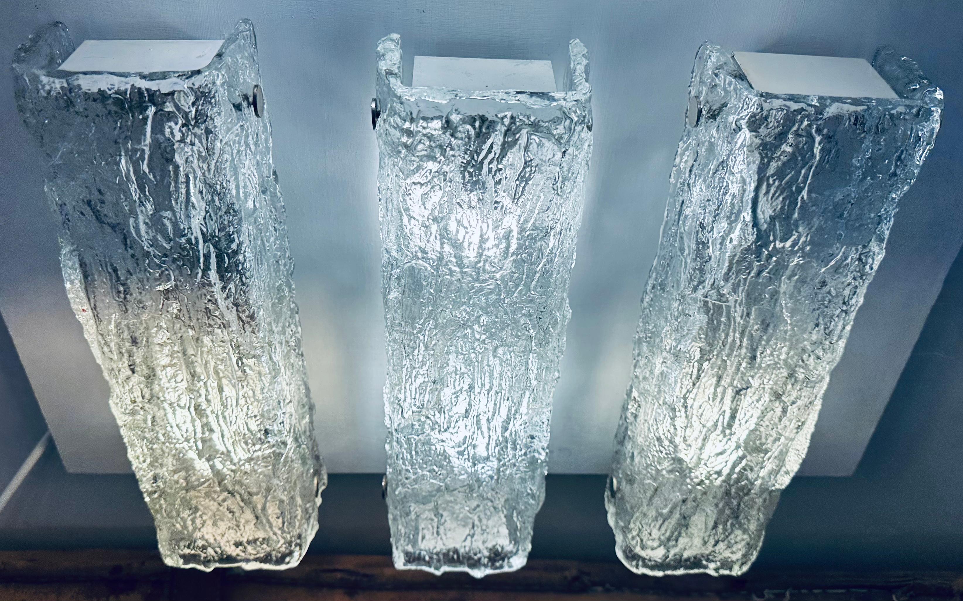 1970er Jahre Deutsch Kaiser Leuchten Iced Textured Glass Wall Lights.  3 Verfügbar. (Lackiert) im Angebot