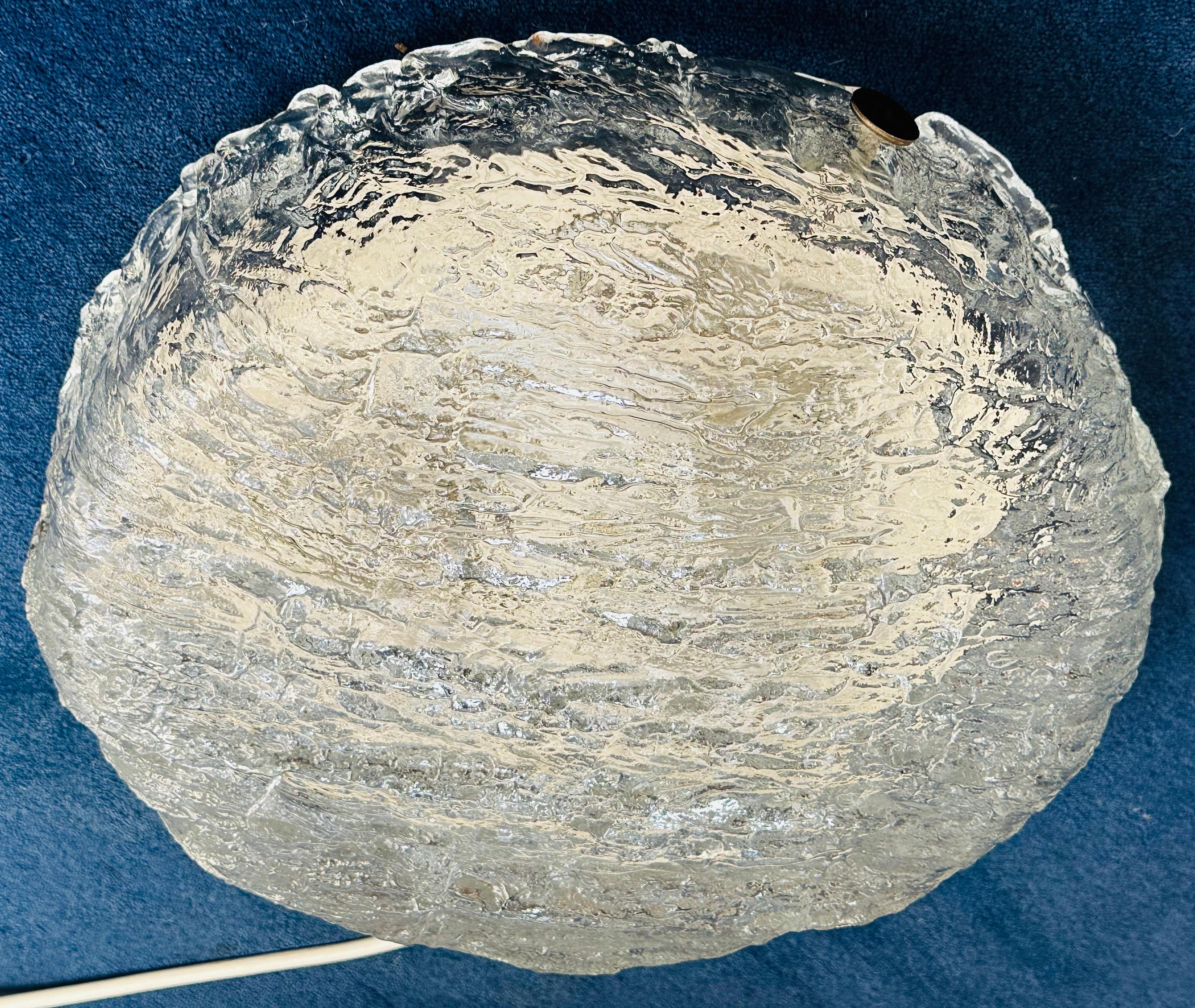 Lampe encastrée circulaire allemande Kaiser Leuchten des années 1970, en verre transparent texturé en vente 3