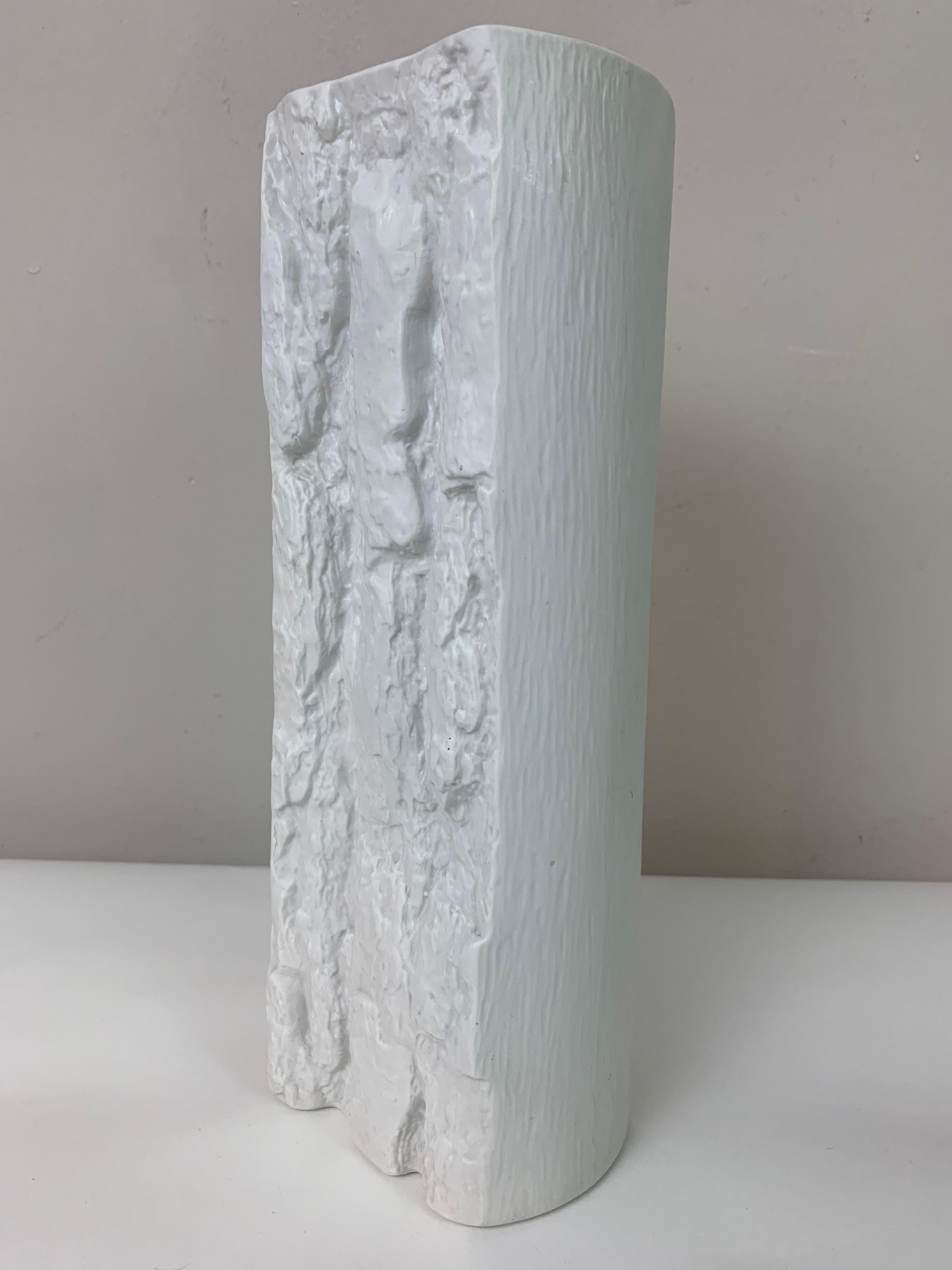 1970s Op Art West Germany white matt bisque rectangular porcelain vase with a bark relief design on the front and back with contrasting smooth lined sides. Designed by Ernst Fenzi. Manufactured in Bareuther Waldsassen, Bavaria, West
