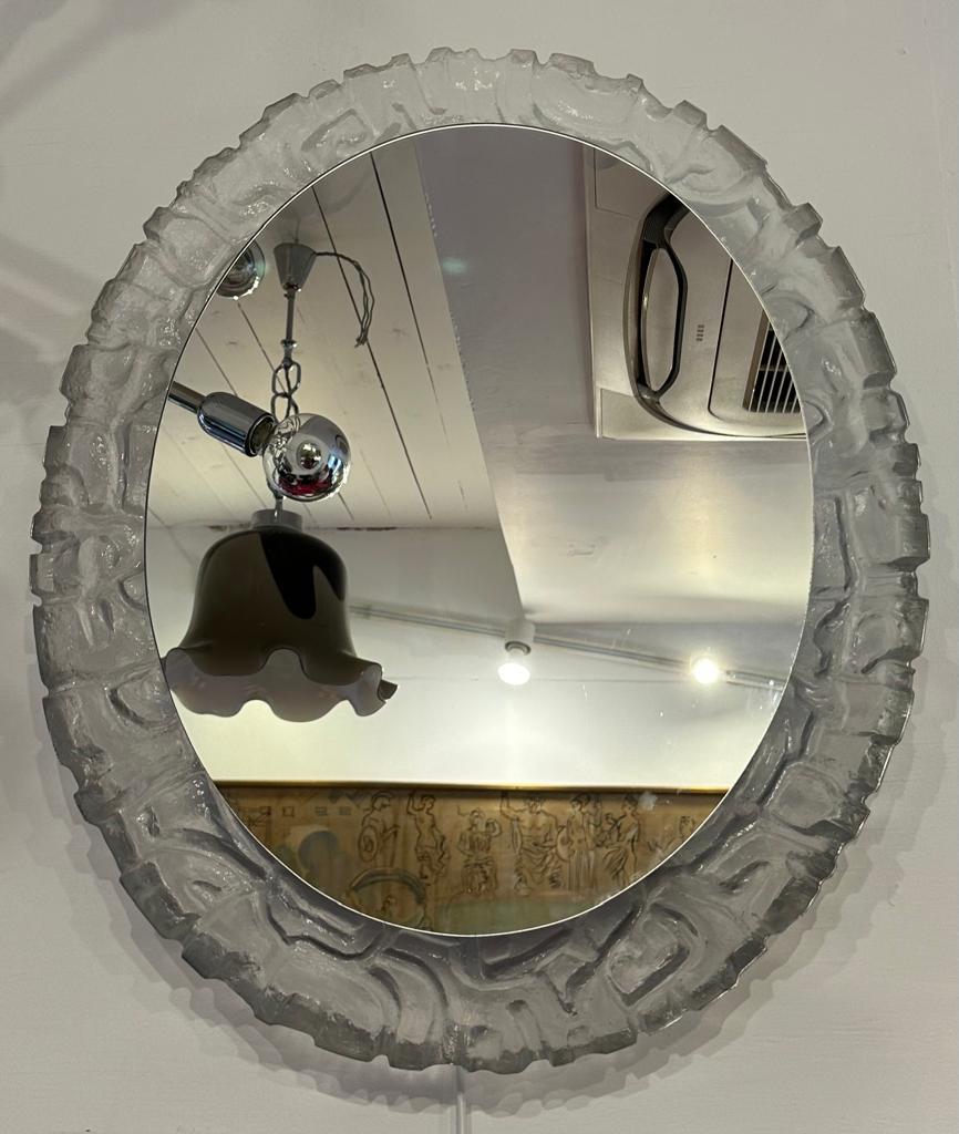 1970 German Oval Erco Back lit Illuminated Lucite Mirrored Glass Wall Mirror en vente 2