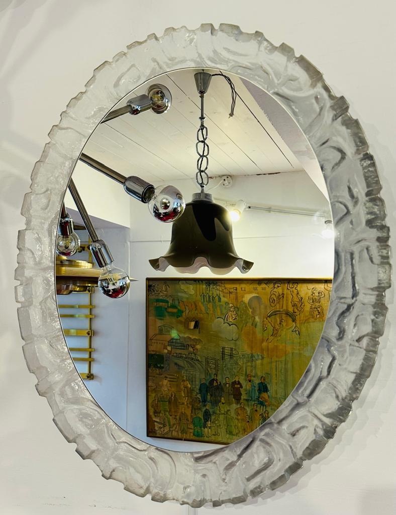 20ième siècle 1970 German Oval Erco Back lit Illuminated Lucite Mirrored Glass Wall Mirror en vente