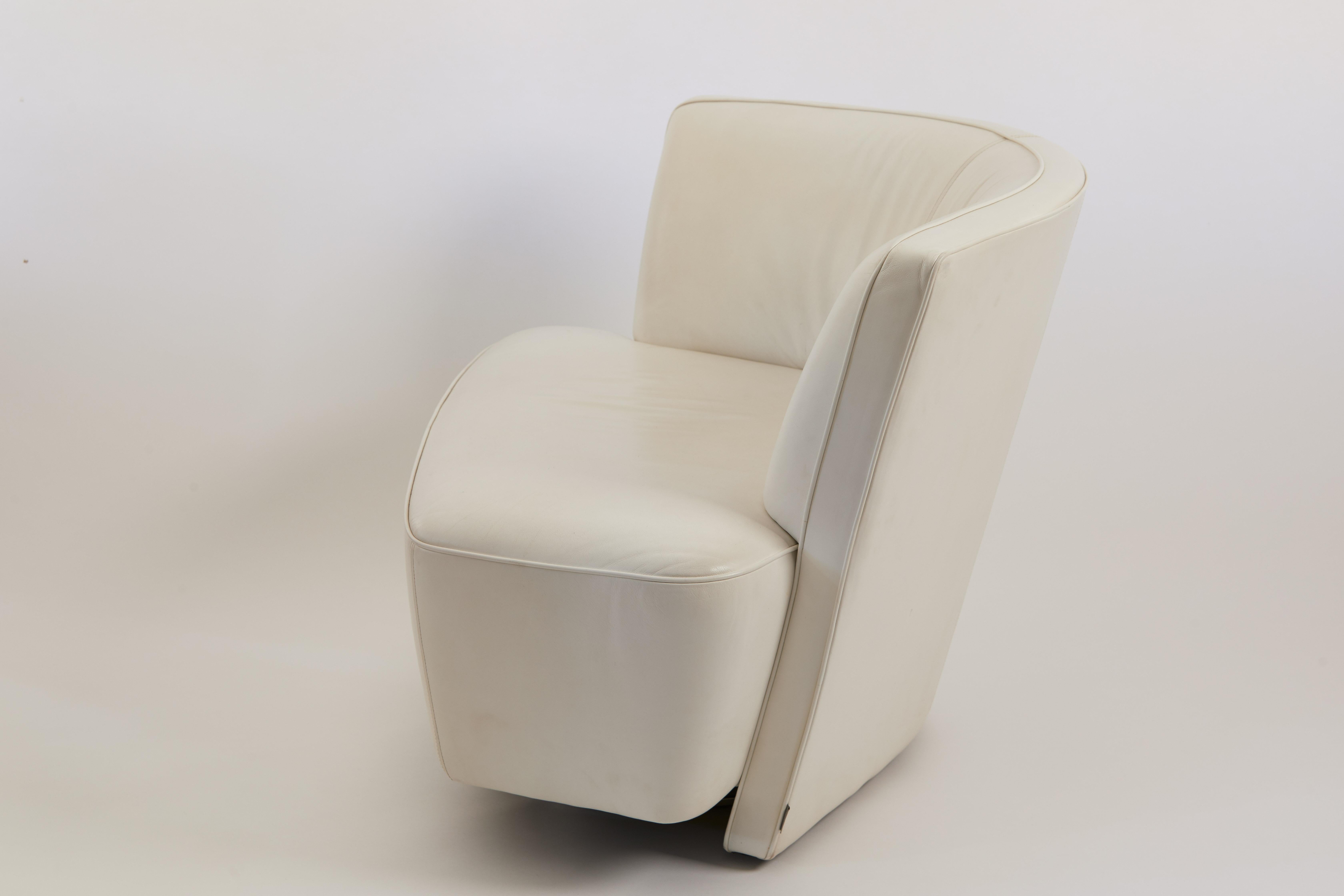 1970s German Pair of  Walter Knoll Drift Chairs in White Leather In Excellent Condition In Aspen, CO