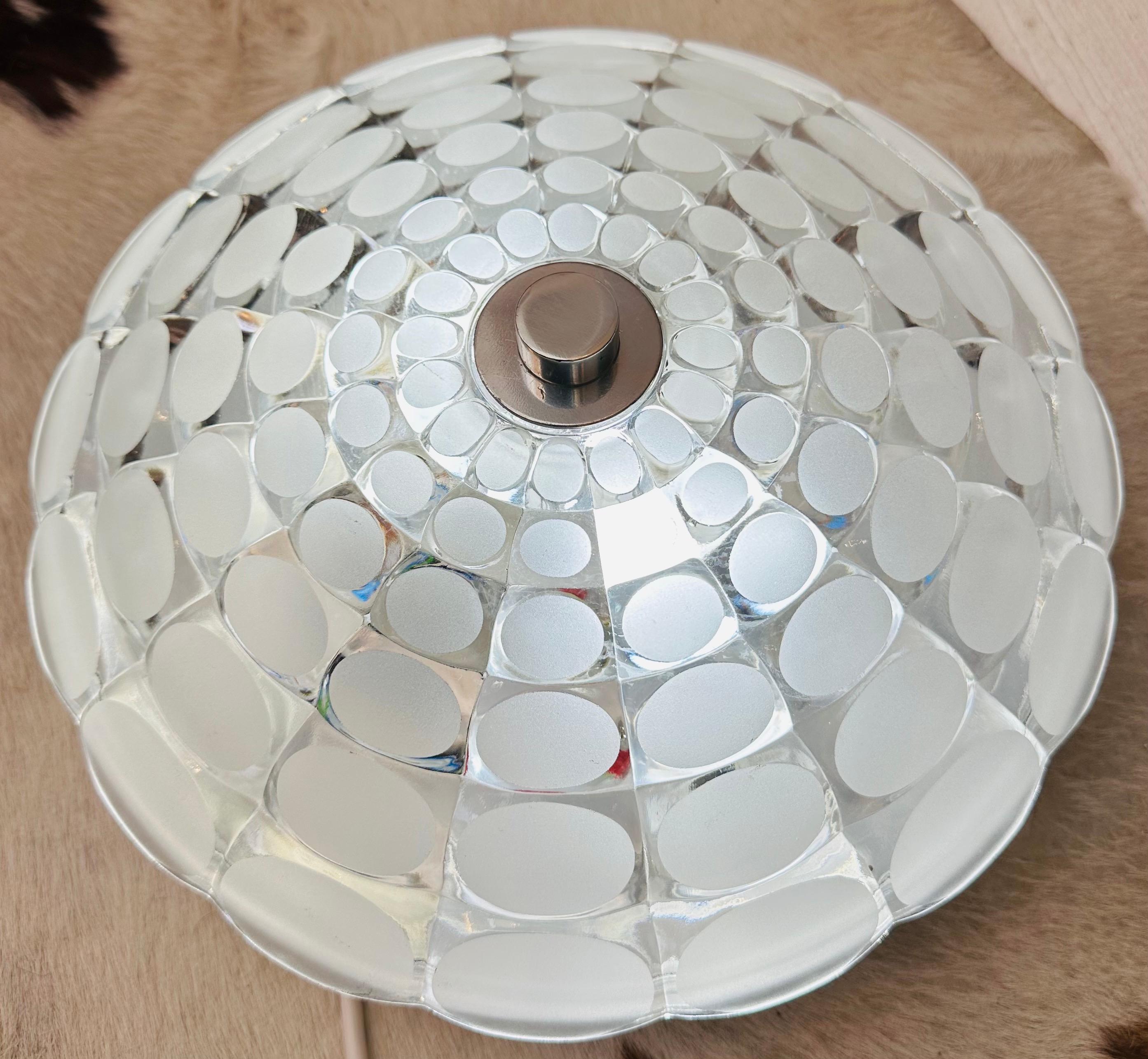 1970s German Peill & Putzler Flush Mount Circular Glass Ceiling or Wall Light In Good Condition For Sale In London, GB