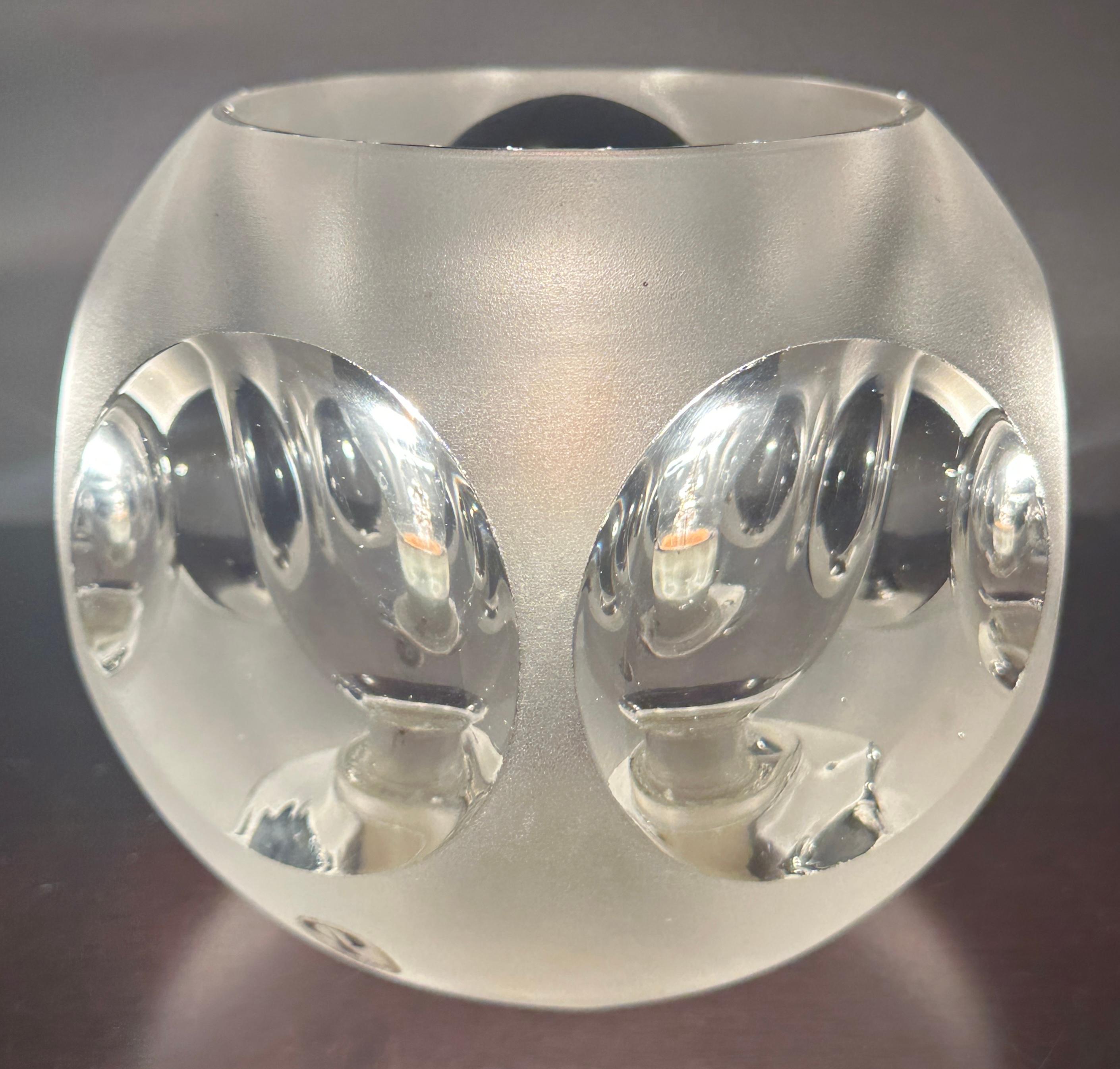 1970s German Peill & Putzler Frosted & Clear Convex Circular Glass Table Lamp In Good Condition For Sale In London, England