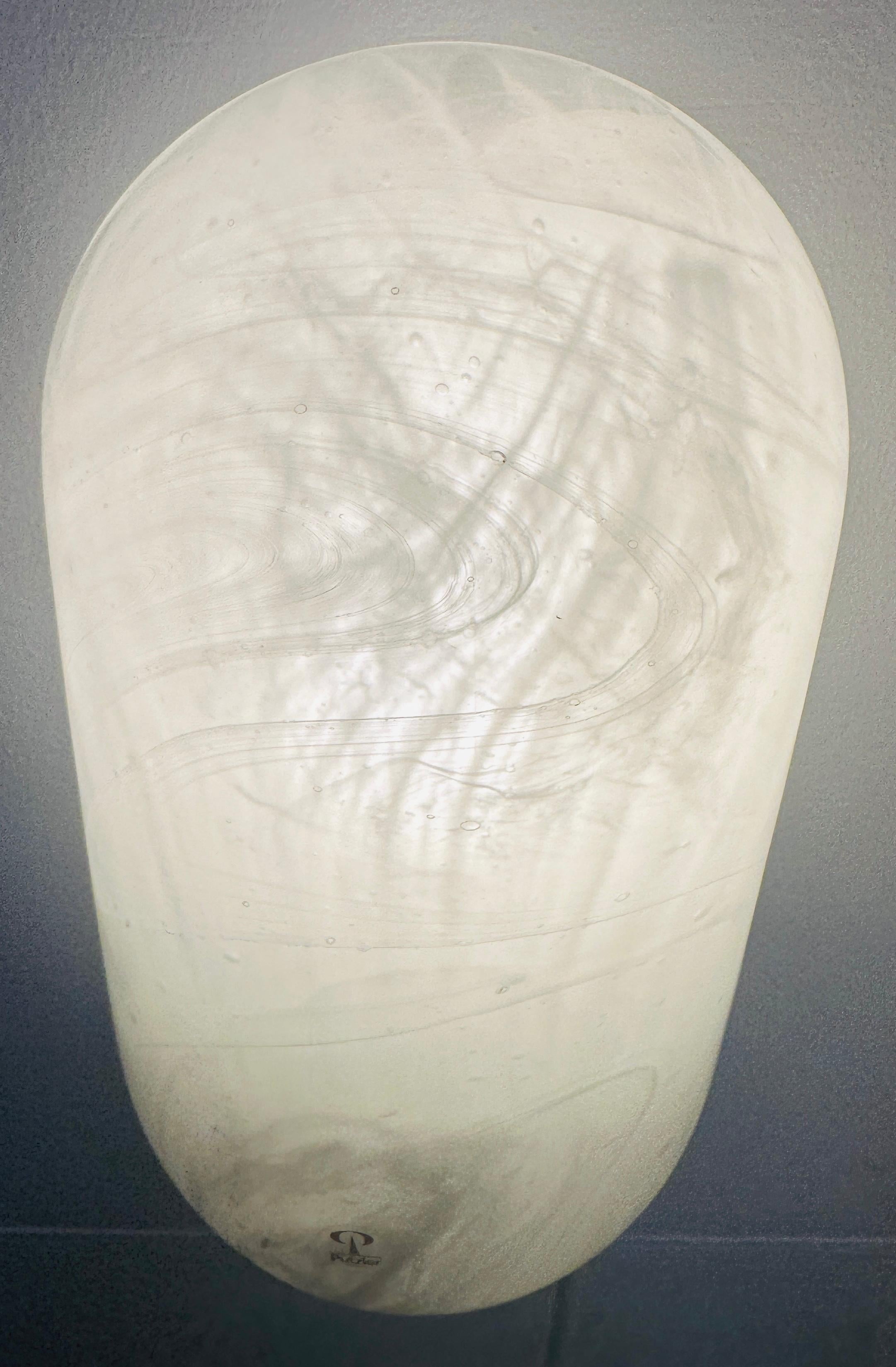 1970er Jahre Deutsch Peill & Putzler Frosted Lozenge-Shaped Glass Wall Lights 4 Avail (Space Age) im Angebot