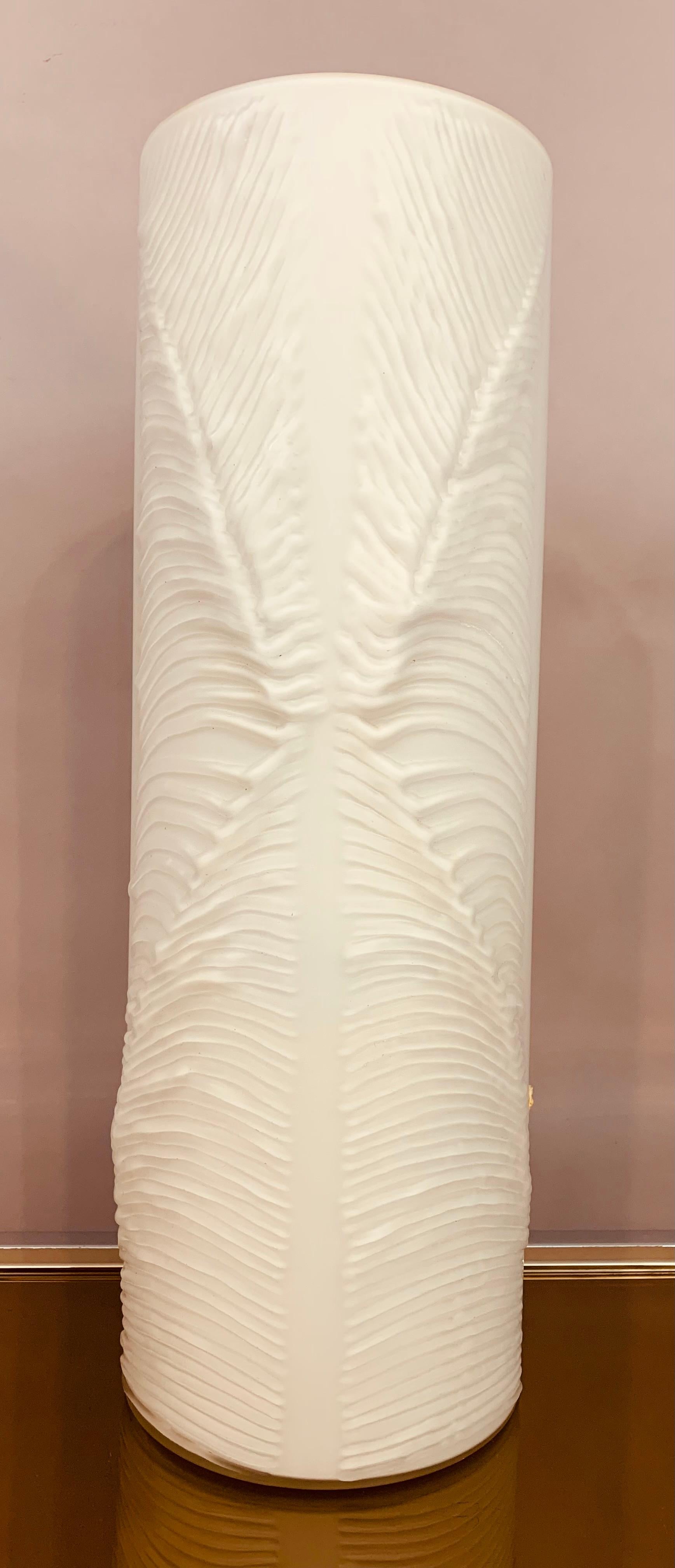 Vase cylindrique allemand en verre blanc et transparent « Feather » de Peill & Putzler des années 1970 en vente 4