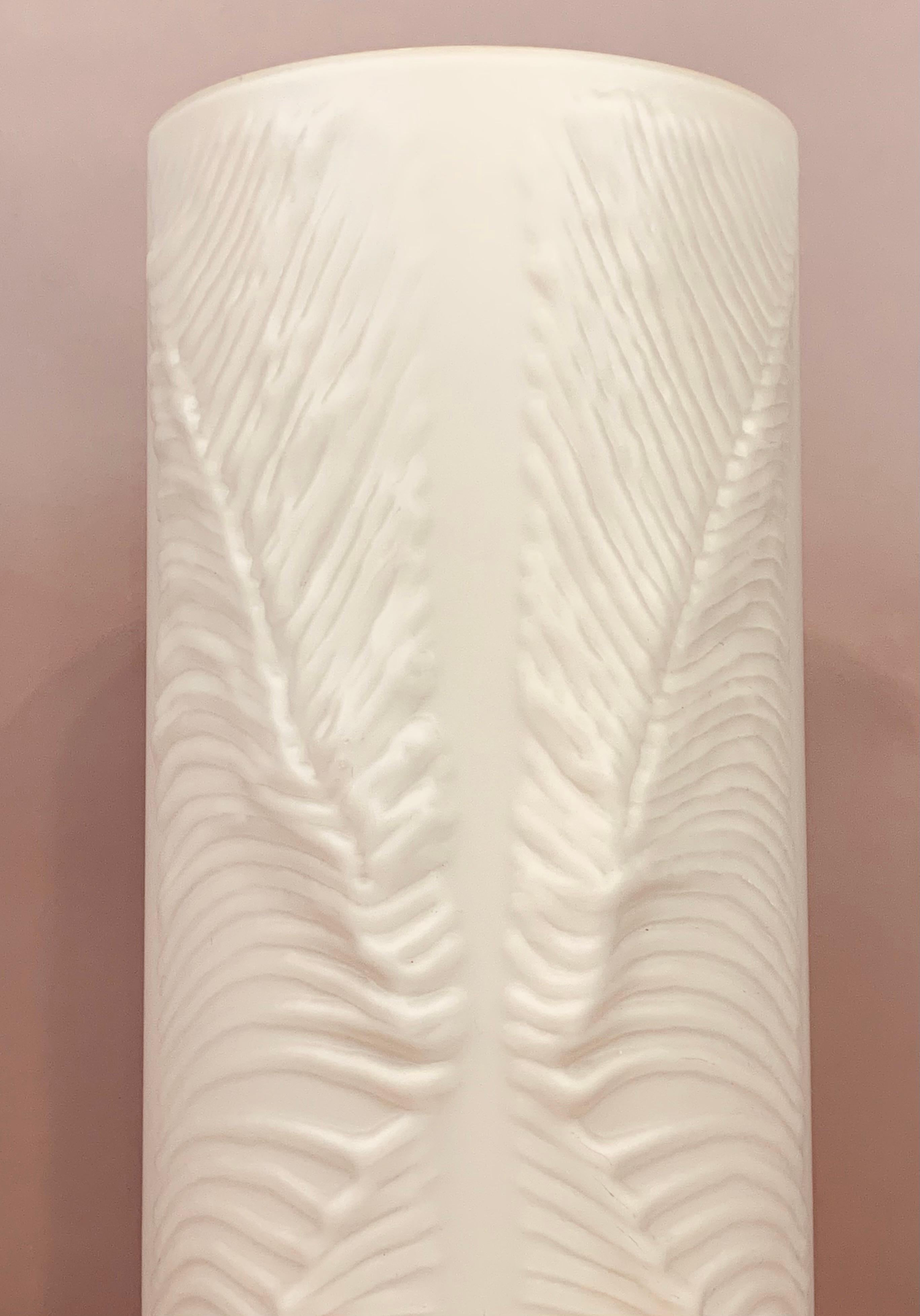 Vase cylindrique allemand en verre blanc et transparent « Feather » de Peill & Putzler des années 1970 en vente 9