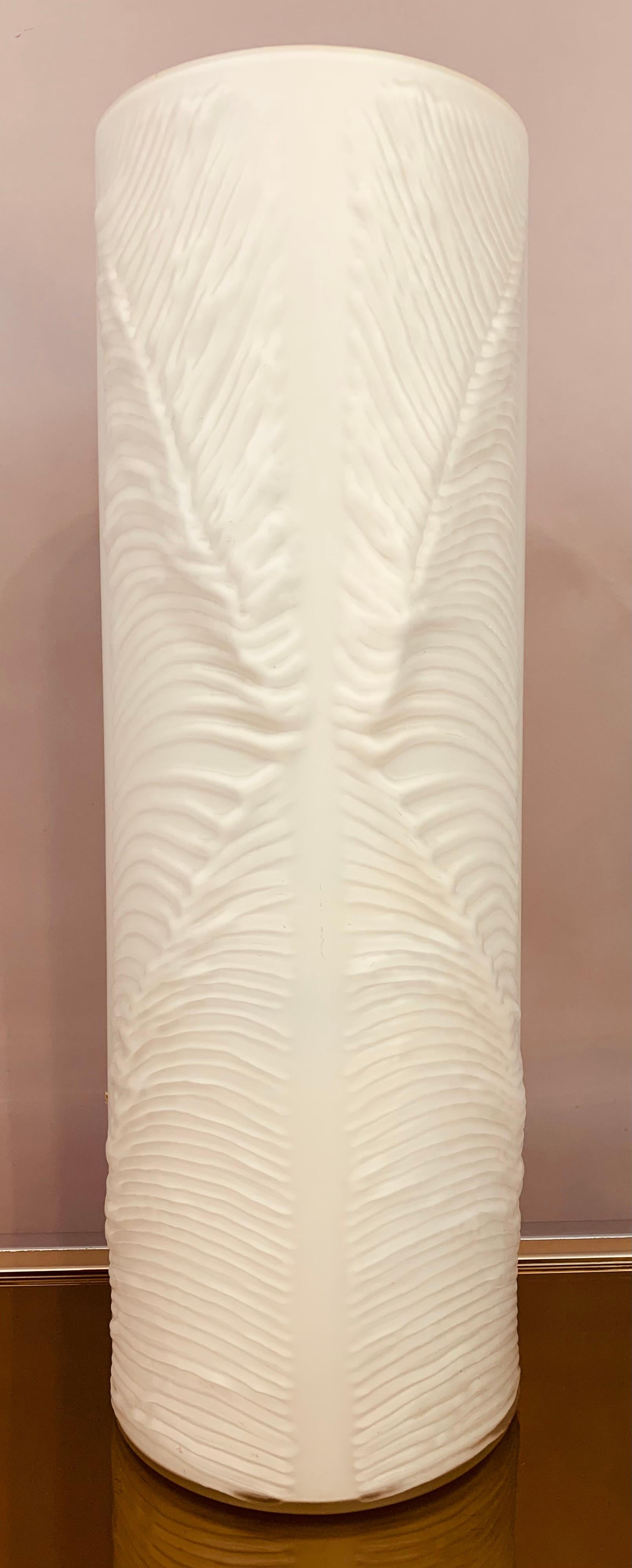 Vase cylindrique allemand en verre blanc et transparent « Feather » de Peill & Putzler des années 1970 en vente 11