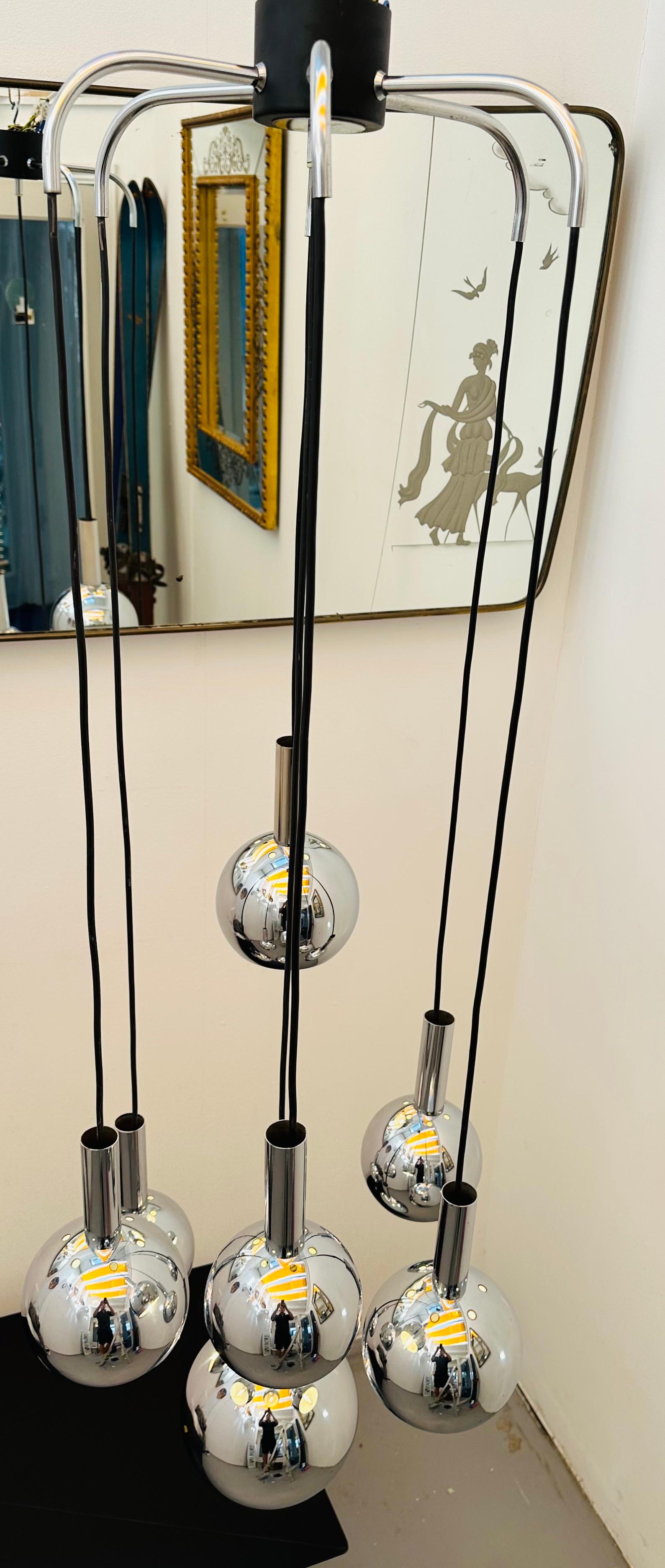 1970s German Plange Leuchten 7 Chrome Globe Cascading Hanging Ceiling Light In Good Condition For Sale In London, GB