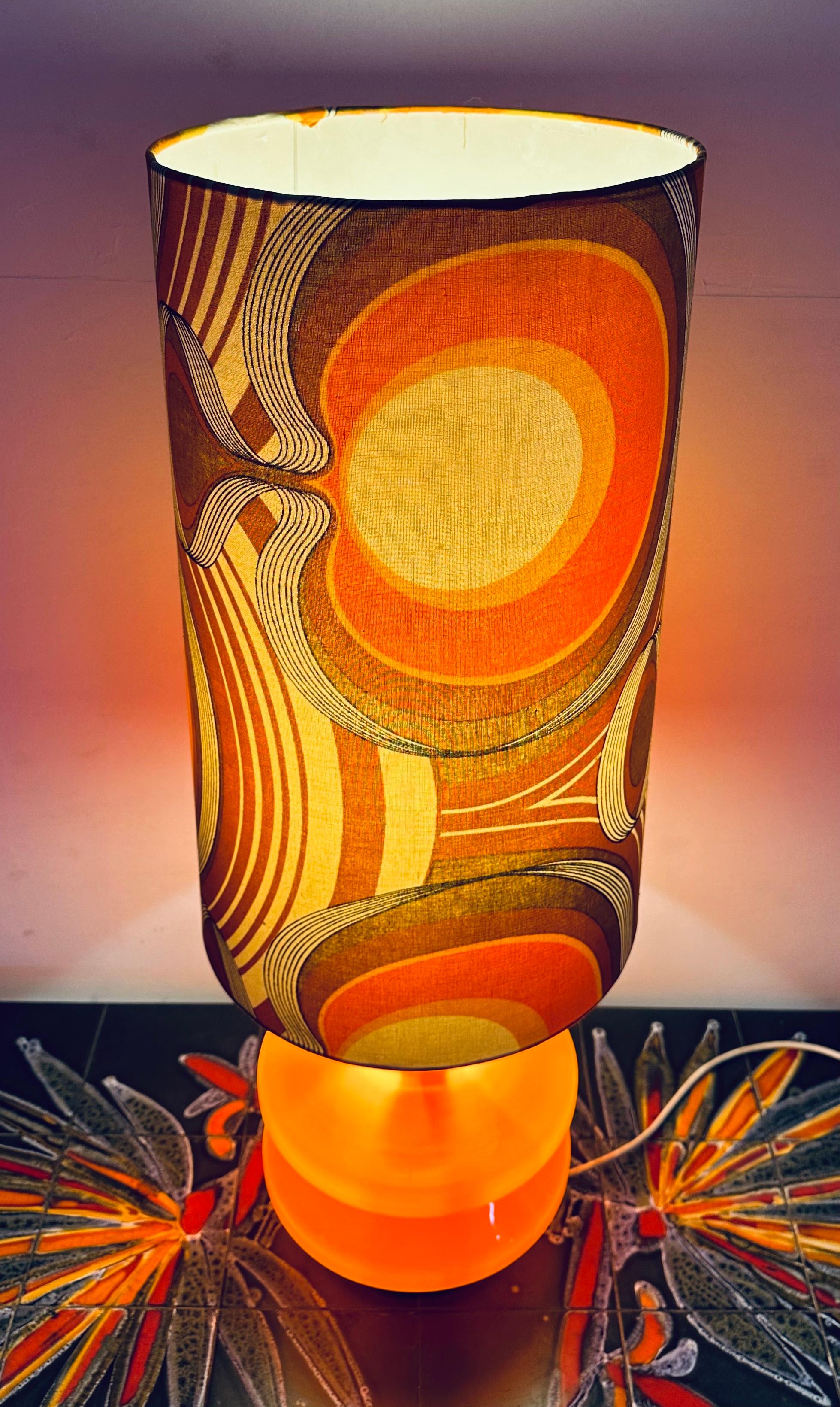 Polished 1970s German Space-Age Illuminated Orange Glass Table Lamp inc Original Shade For Sale
