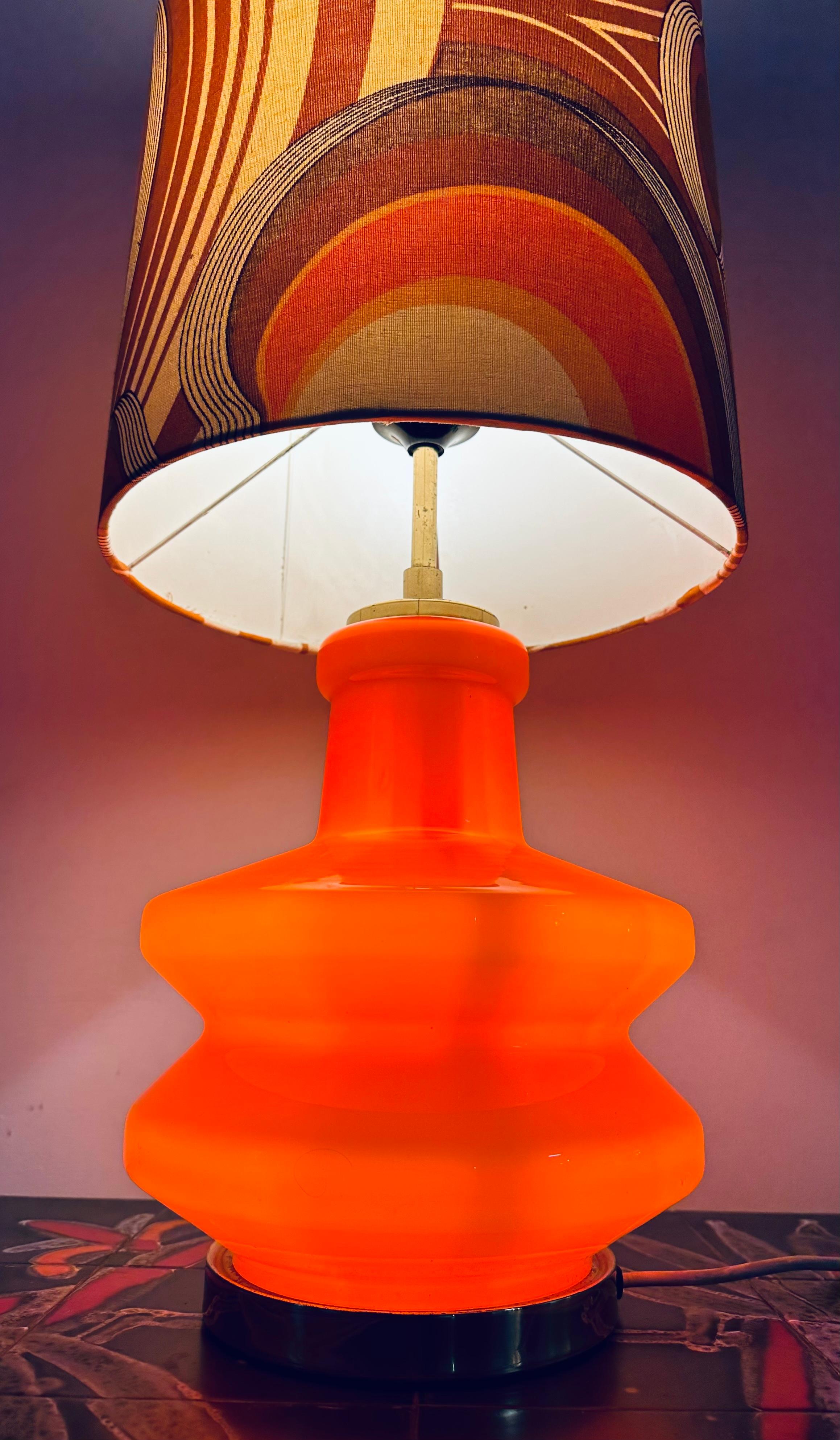 Late 20th Century 1970s German Space-Age Illuminated Orange Glass Table Lamp inc Original Shade For Sale