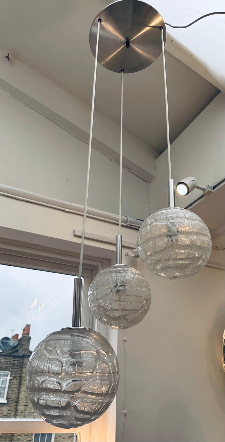 Suspended Crackle Glass Suspended Crackle Glass