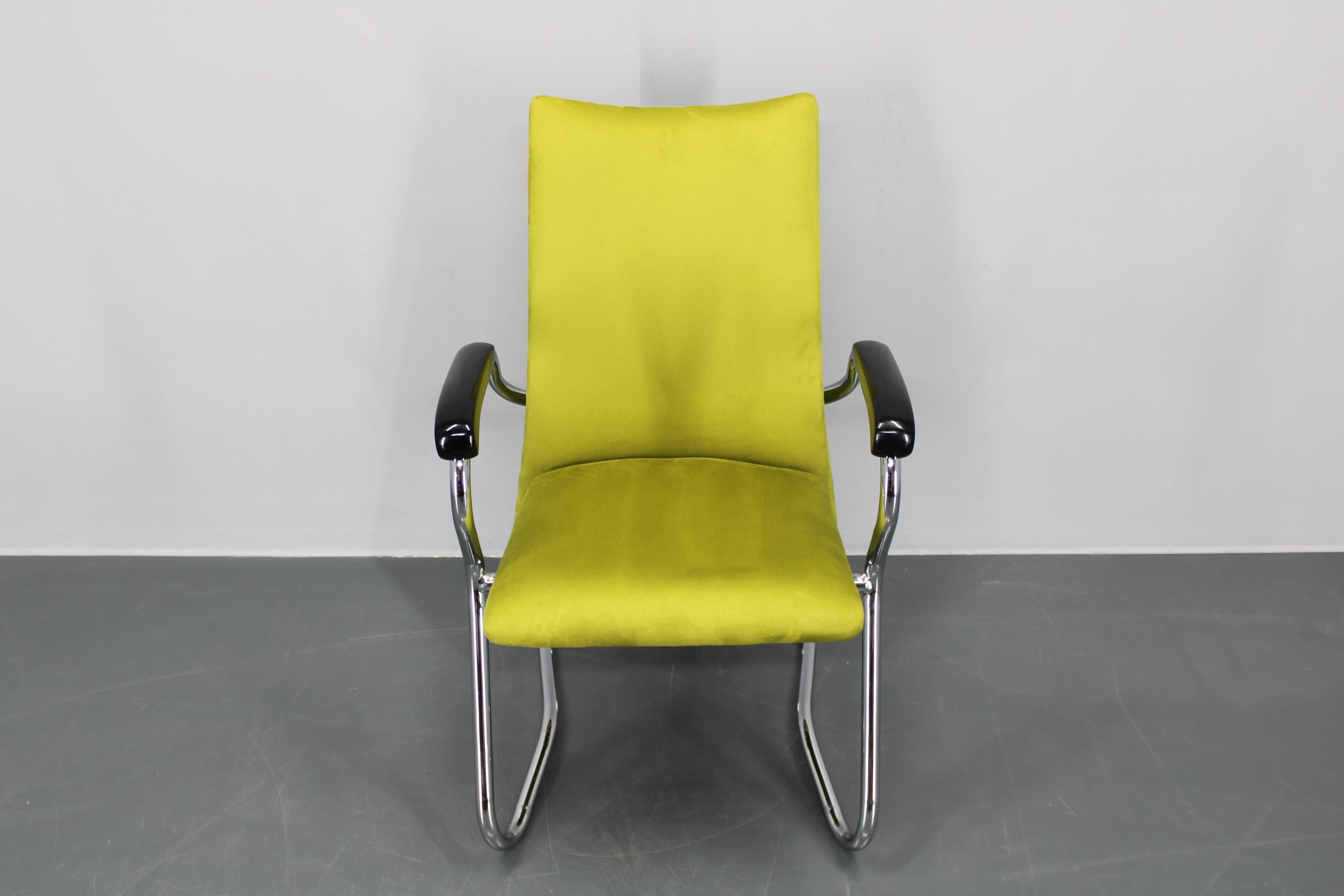 1970s German Tubular Armchair or Desk Chair, Restored In Good Condition For Sale In Praha, CZ