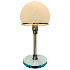 Lampe de bureau allemande Wilhelm Wagenfeld WG 24 en forme de dôme en verre opale des années 1970 pour Tecnolumen