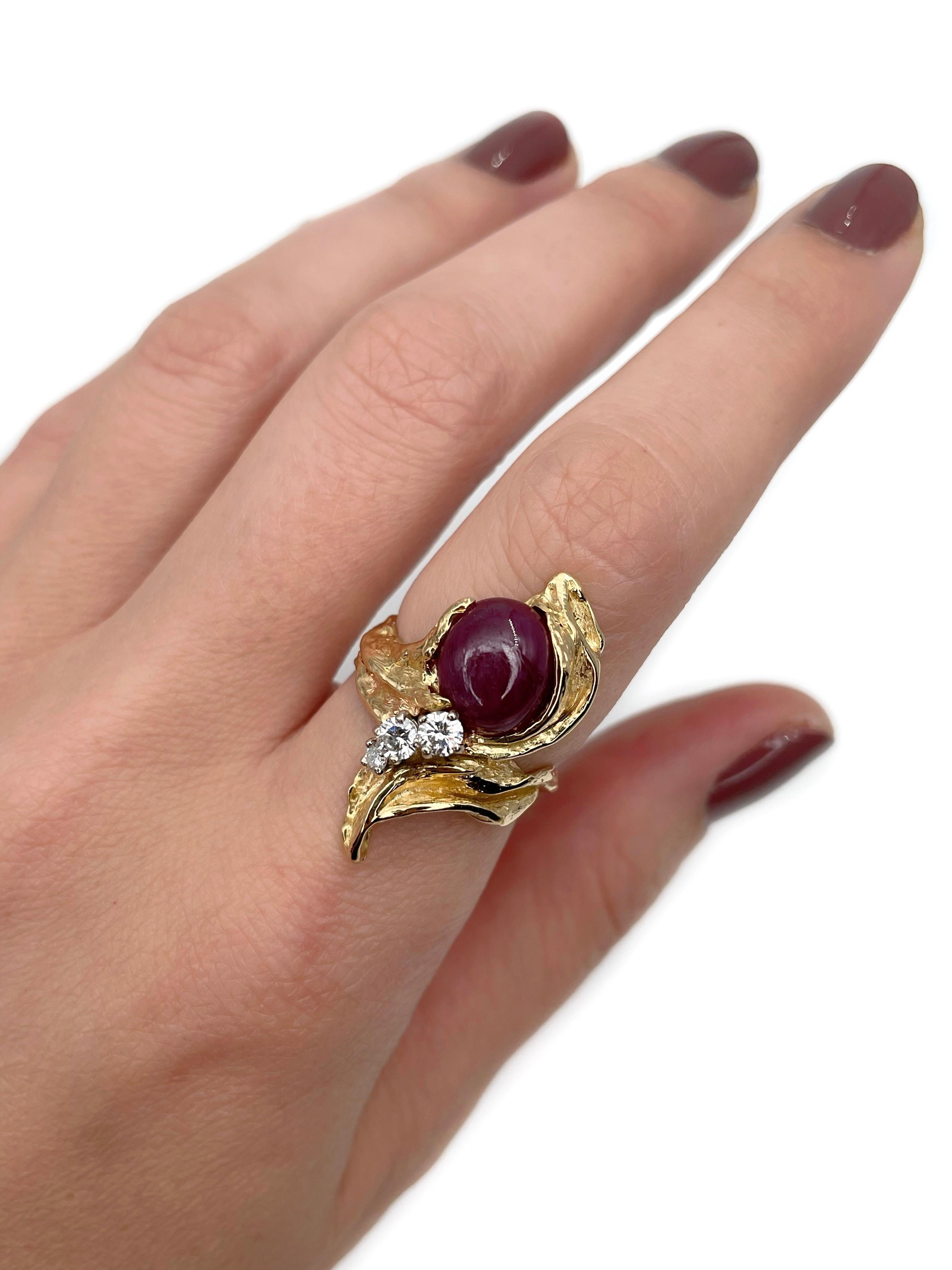 Taglio misto Anello da cocktail scultoreo in oro 18 carati con diamante e rubino di Gilbert Albert del 1970 in vendita