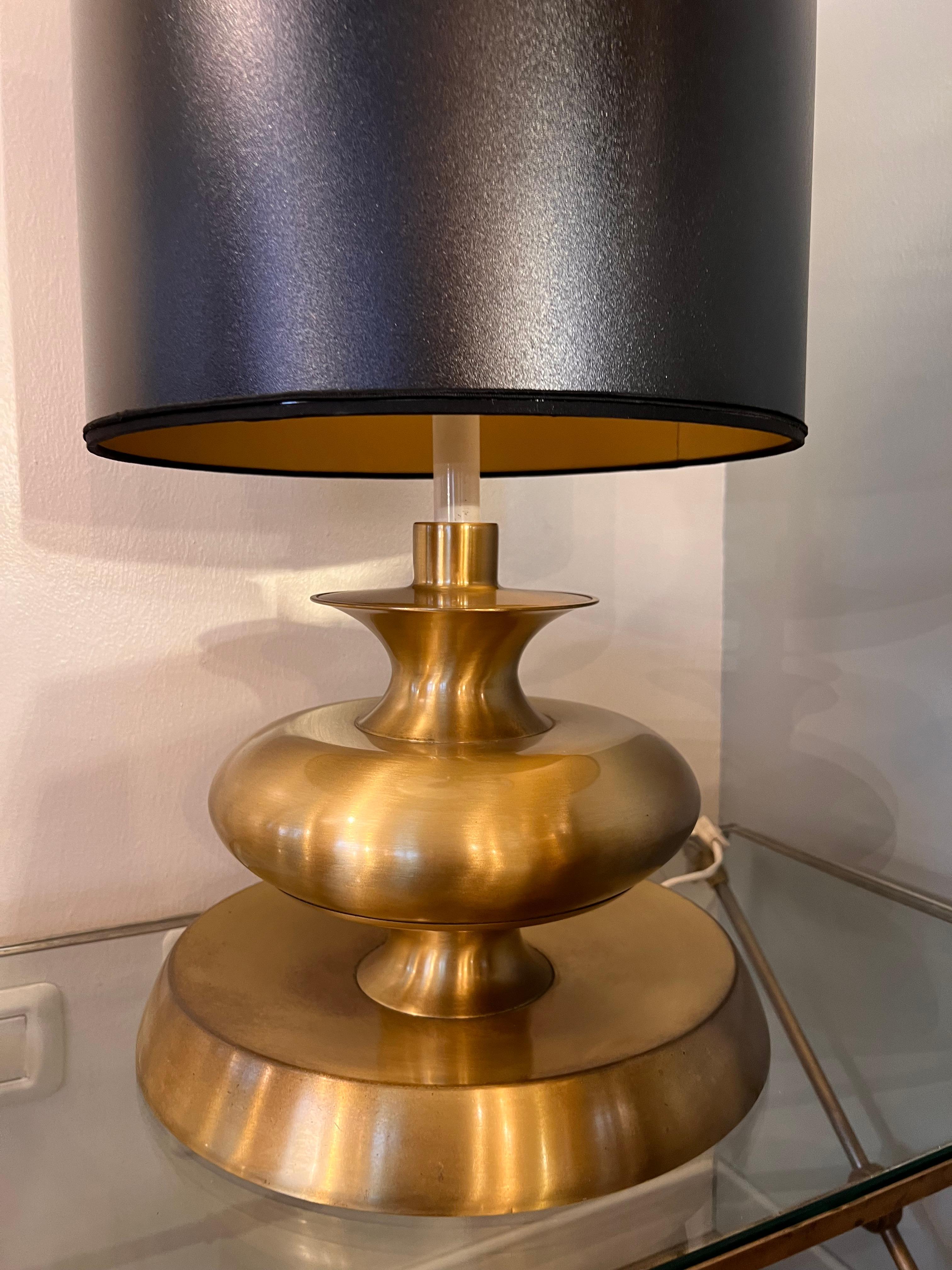1970s Gilt Brass Black Cylindrical Lampshade Table Lamp For Sale 1