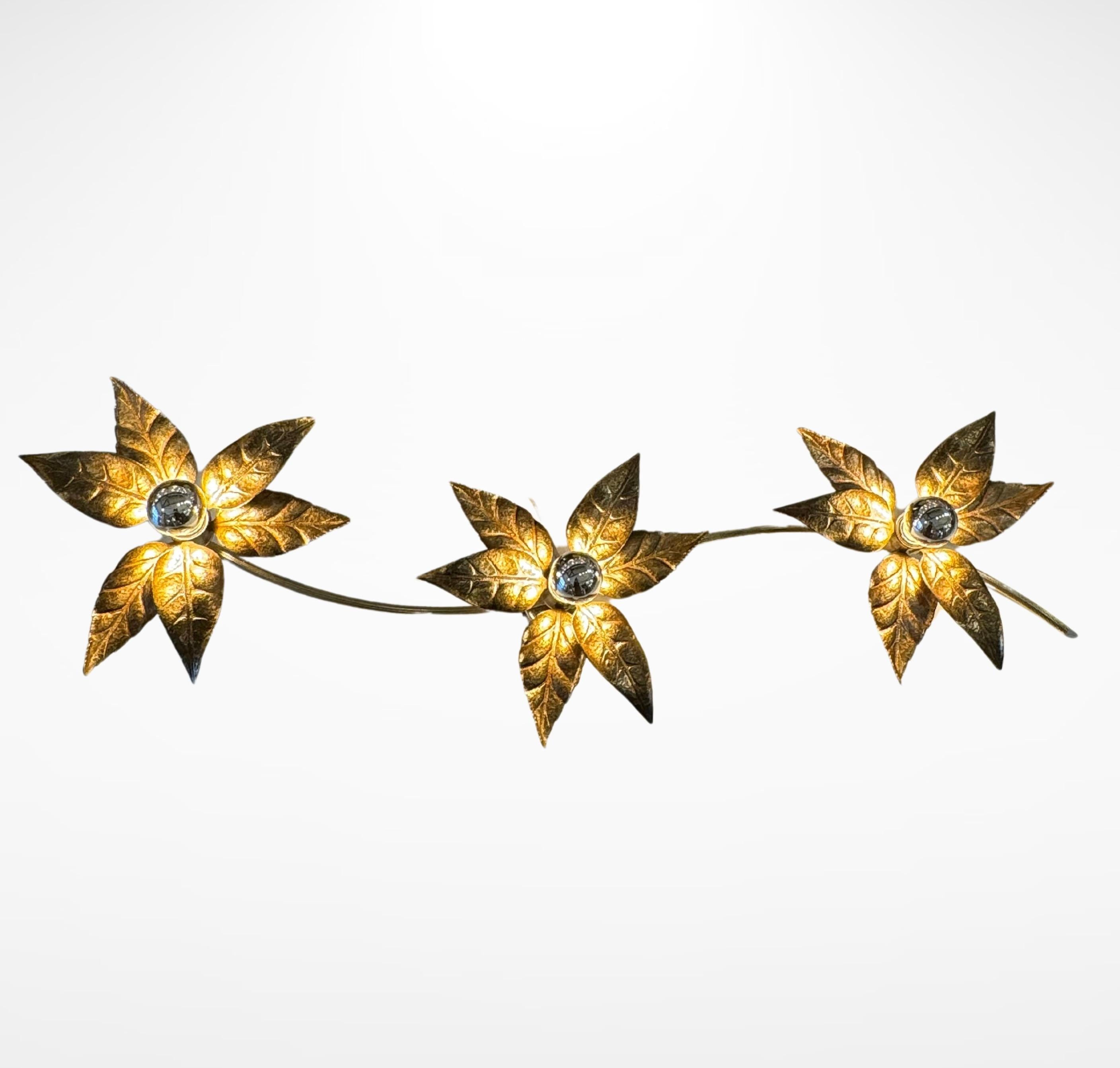 1970s Gilt Brass Flower Wall Lamp by Willy Daro for Massive Lighting In Good Condition In Torquay, GB