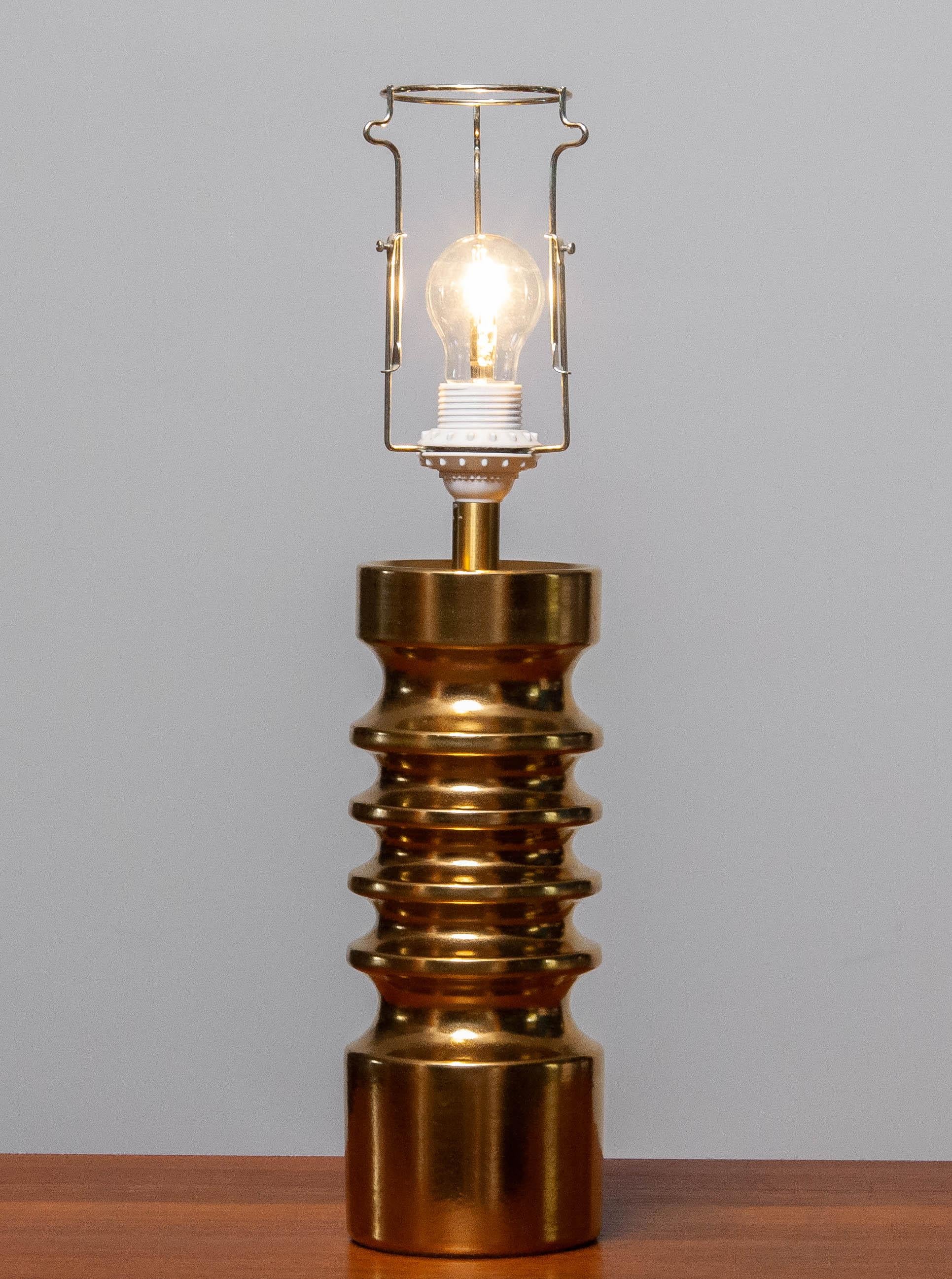 1970er Jahre Vergoldete Keramik-Tischlampe im brutalistischen Stil von Dümler und Breiden Deutschland im Zustand „Gut“ im Angebot in Silvolde, Gelderland