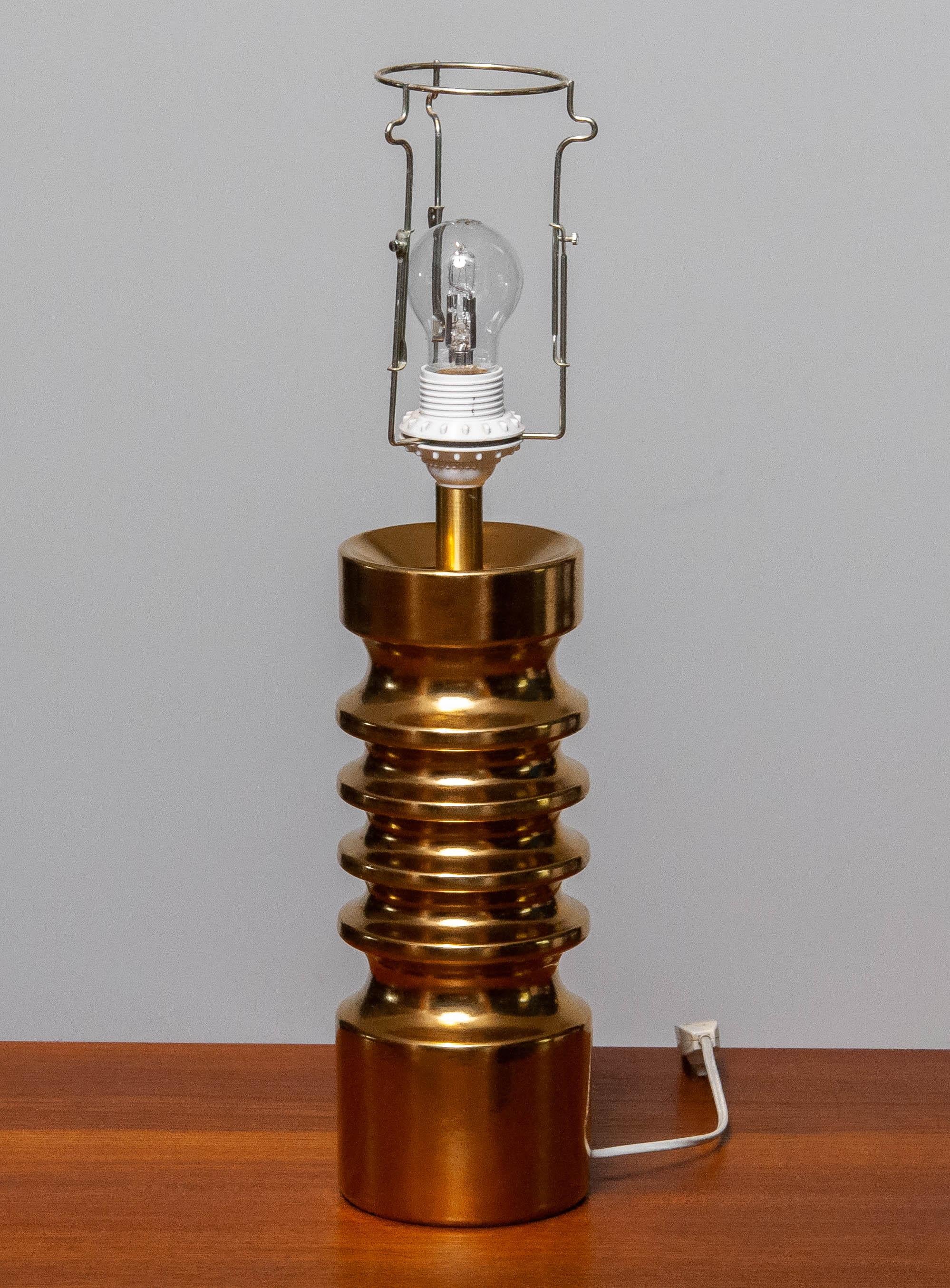 1970er Jahre Vergoldete Keramik-Tischlampe im brutalistischen Stil von Dümler und Breiden Deutschland im Angebot 1