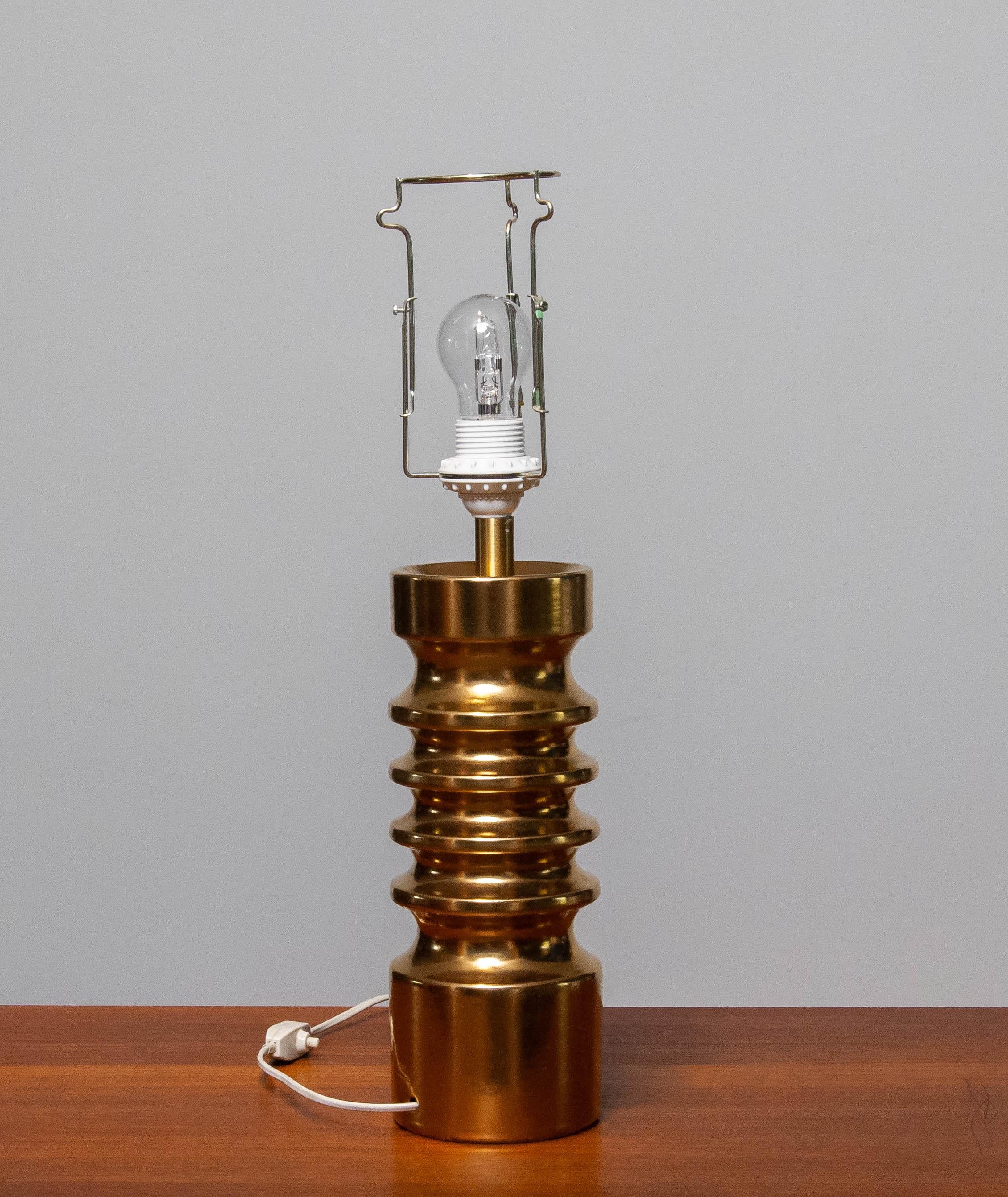 1970er Jahre Vergoldete Keramik-Tischlampe im brutalistischen Stil von Dümler und Breiden Deutschland im Angebot 2