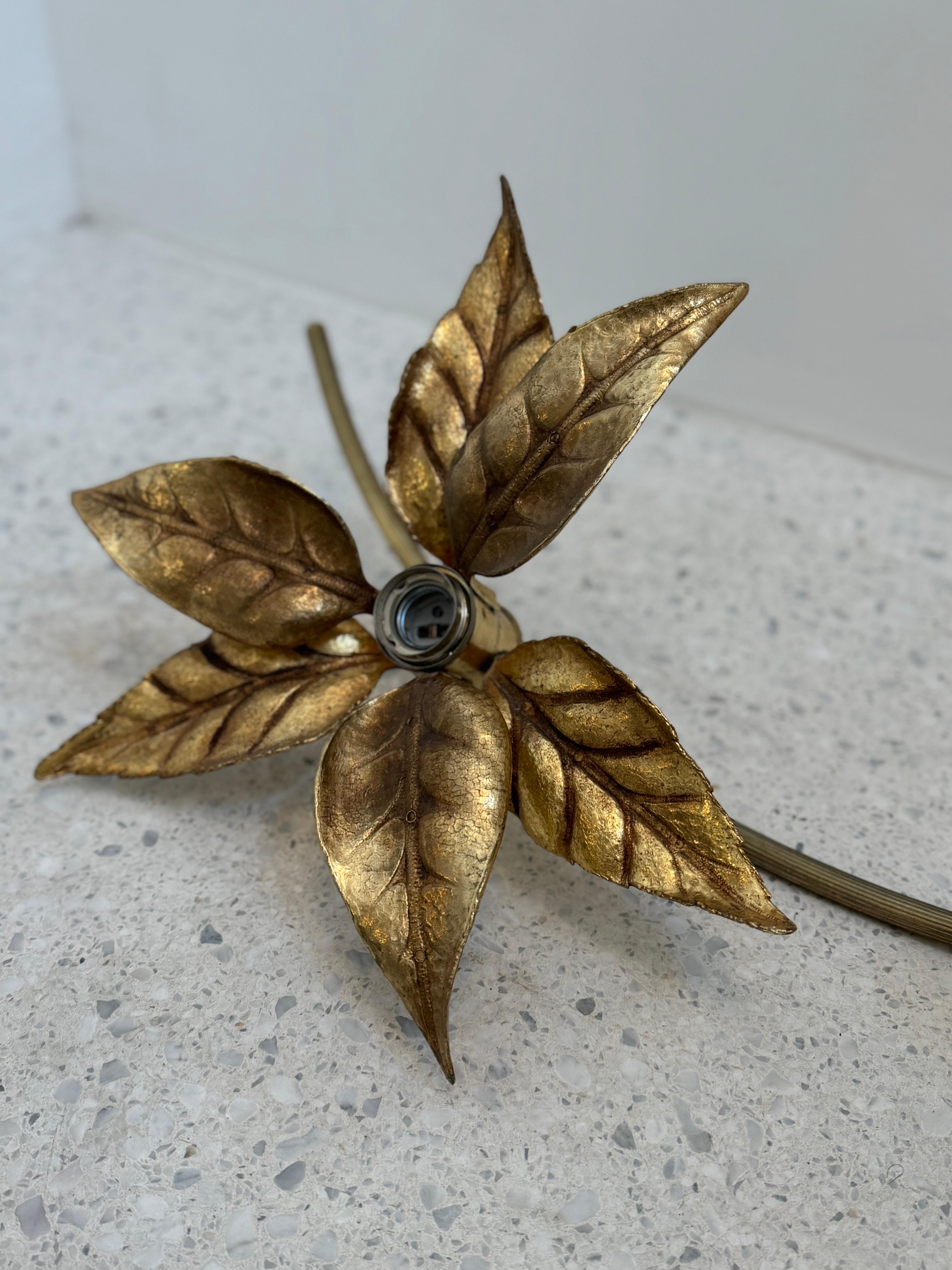 Applique florale dorée des années 1970 par Willy Daro, Belgique en vente 3