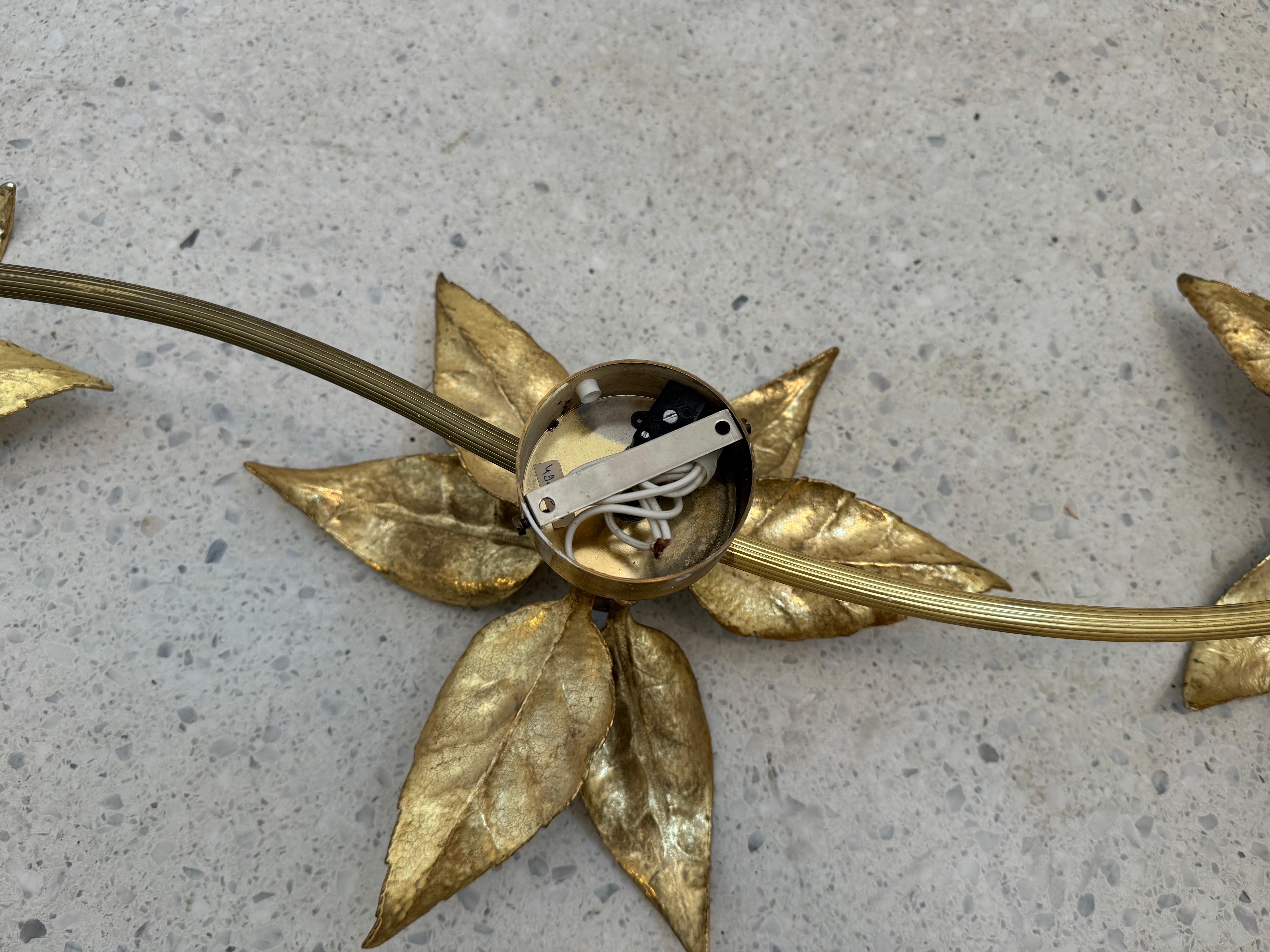 Applique florale dorée des années 1970 par Willy Daro, Belgique en vente 1