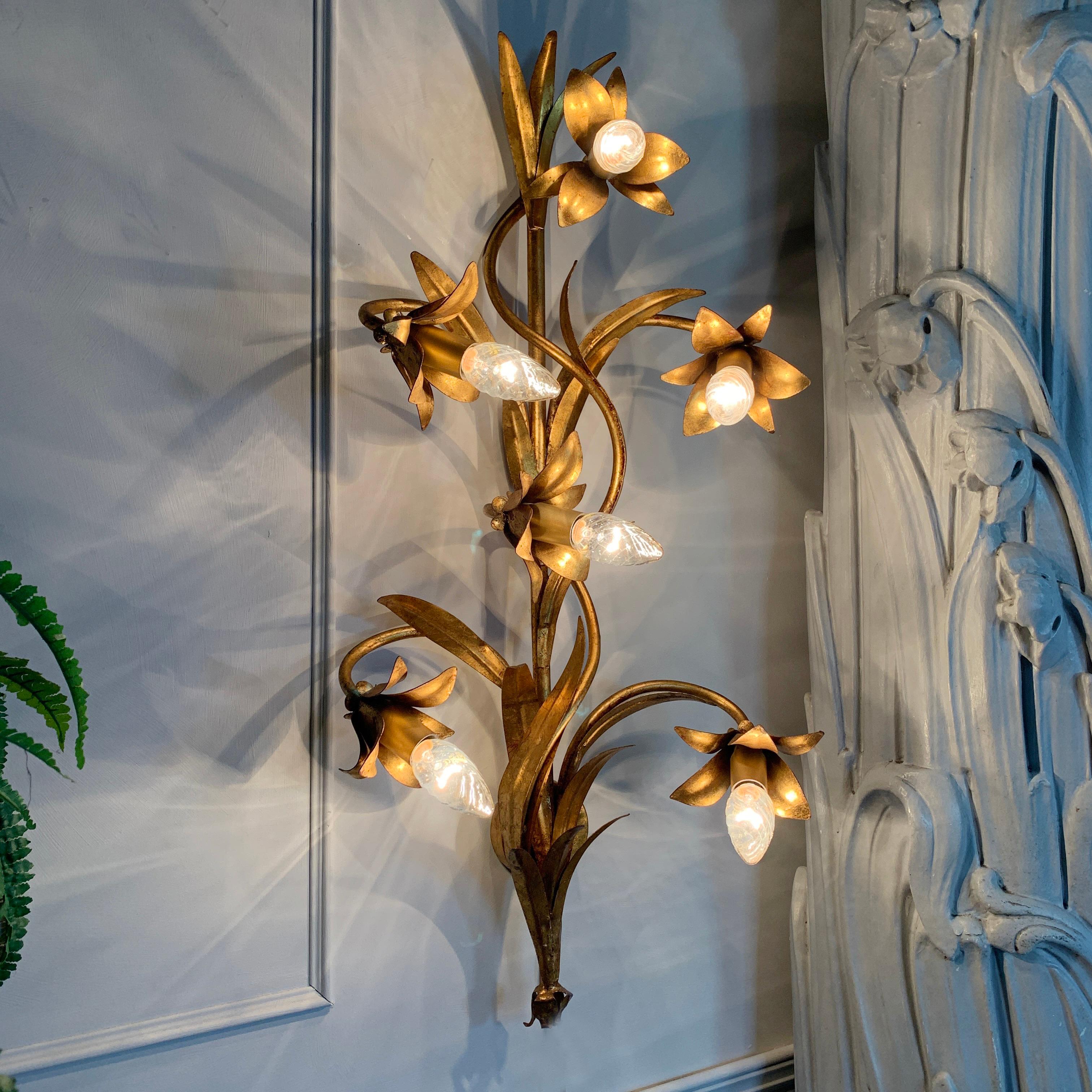 1970's Gilt Lily Wall Sconce In Good Condition In Hastings, GB