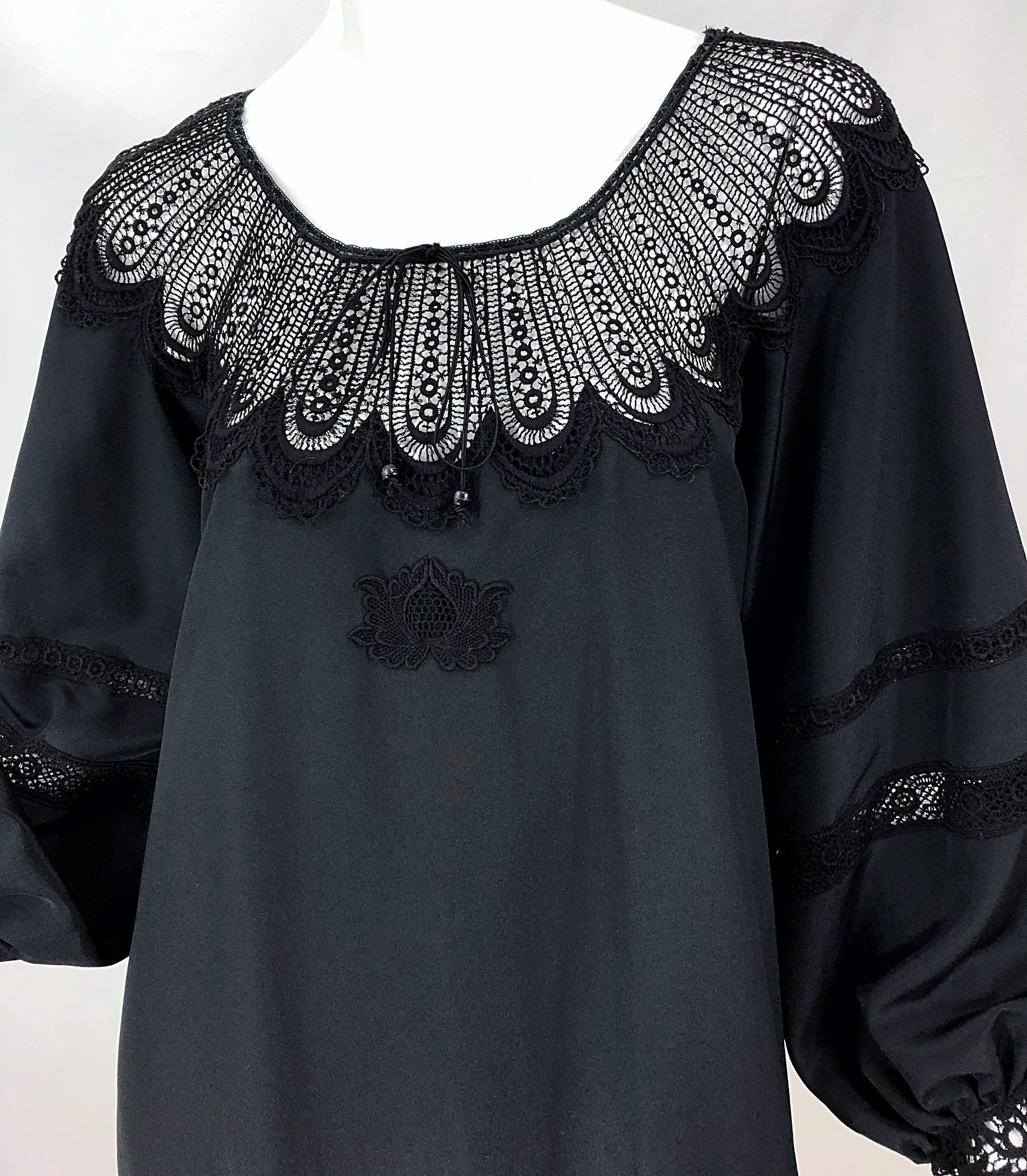 Noir 1970s Giorgio di Sant Angelo Black Vintage 70s Crochet Bishop Sleeve Smock Dress en vente