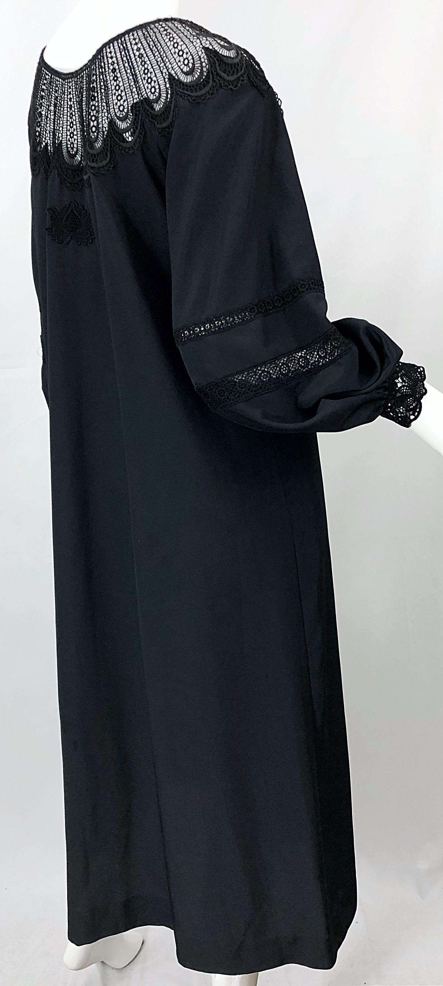 1970s Giorgio di Sant Angelo Black Vintage 70s Crochet Bishop Sleeve Smock Dress en vente 3