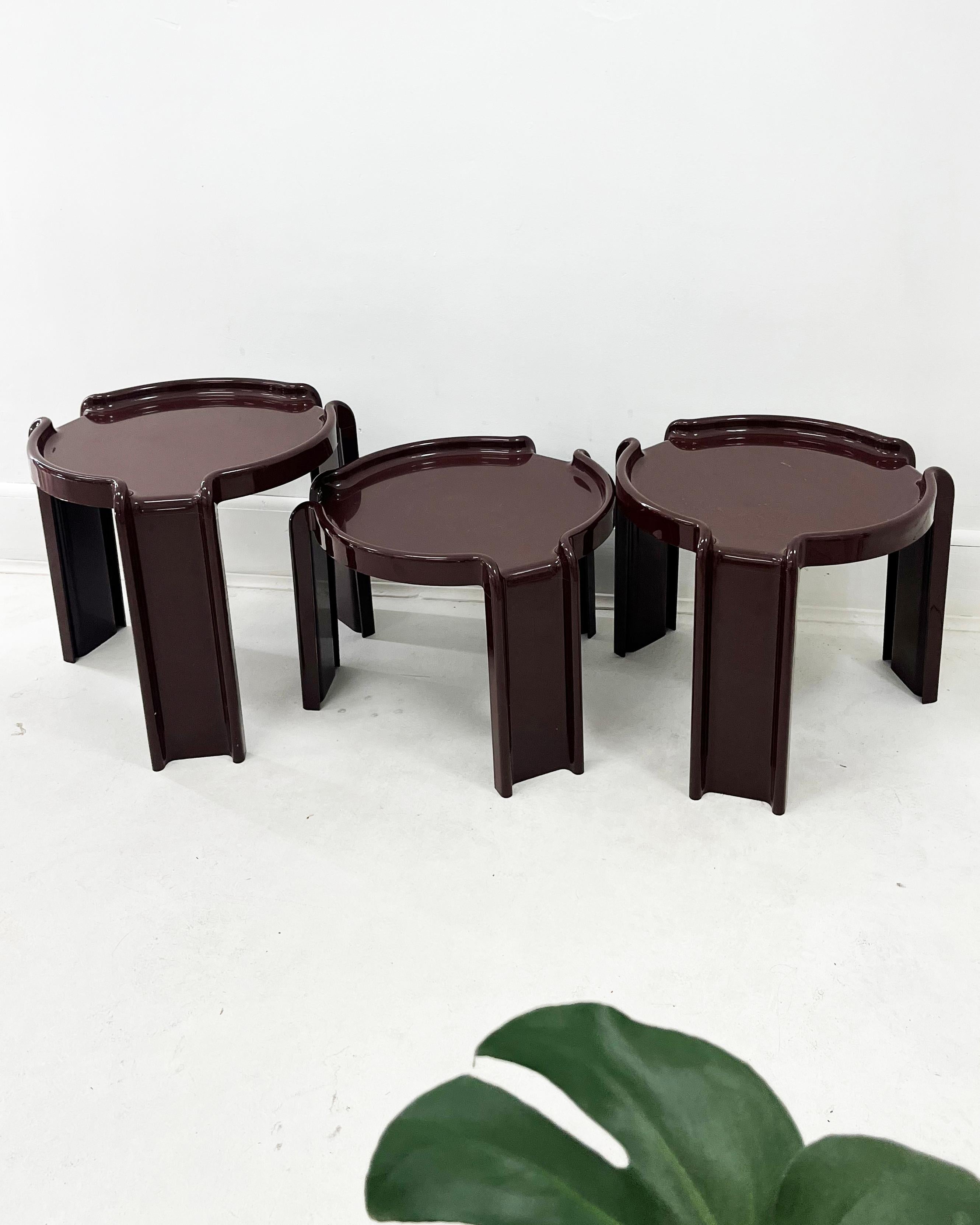 1970s Giotto Stoppino for Kartell Italian Modern Nesting Tables Brown Set of 3 In Good Condition In San Gabriel, CA