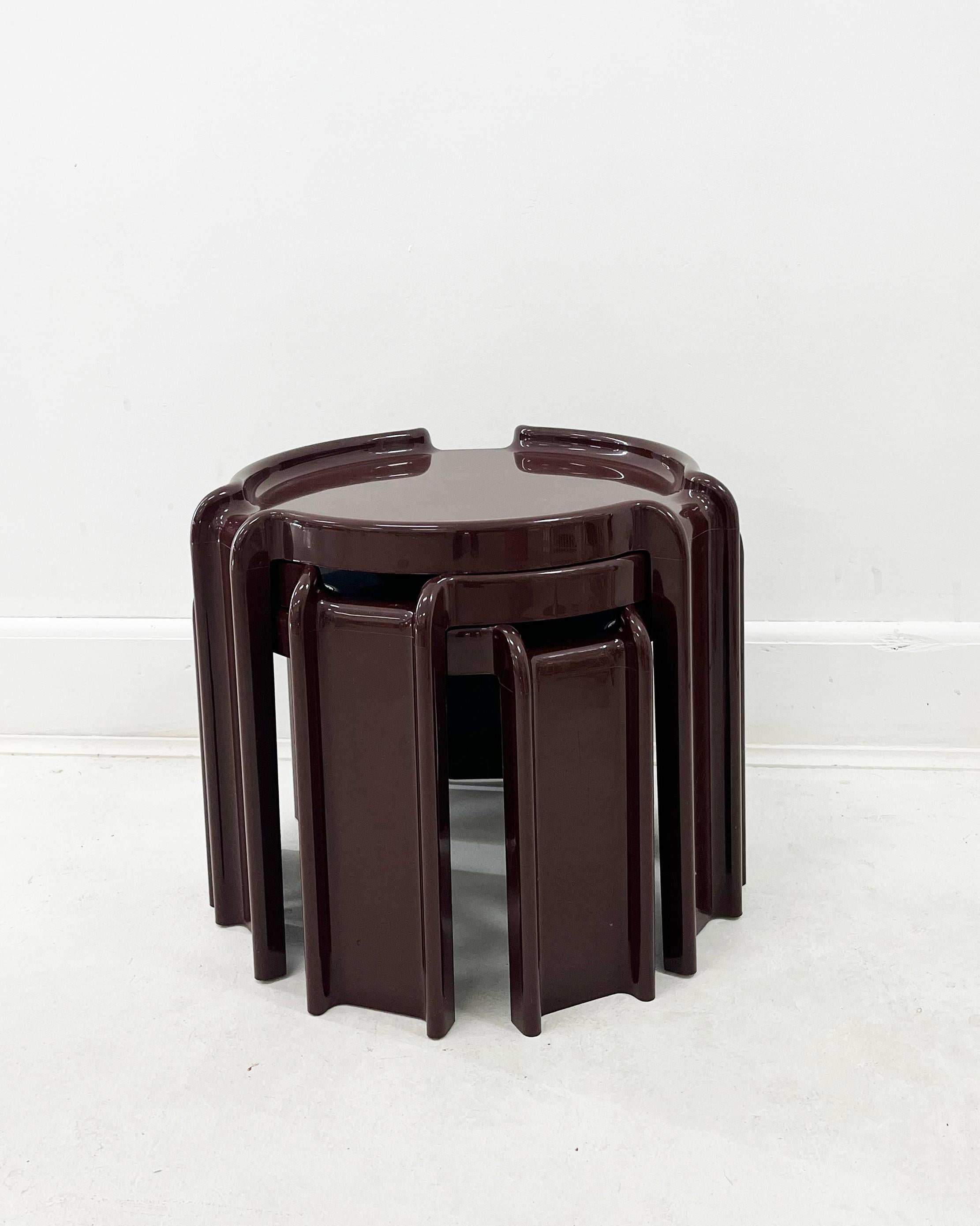 20th Century 1970s Giotto Stoppino for Kartell Italian Modern Nesting Tables Brown Set of 3