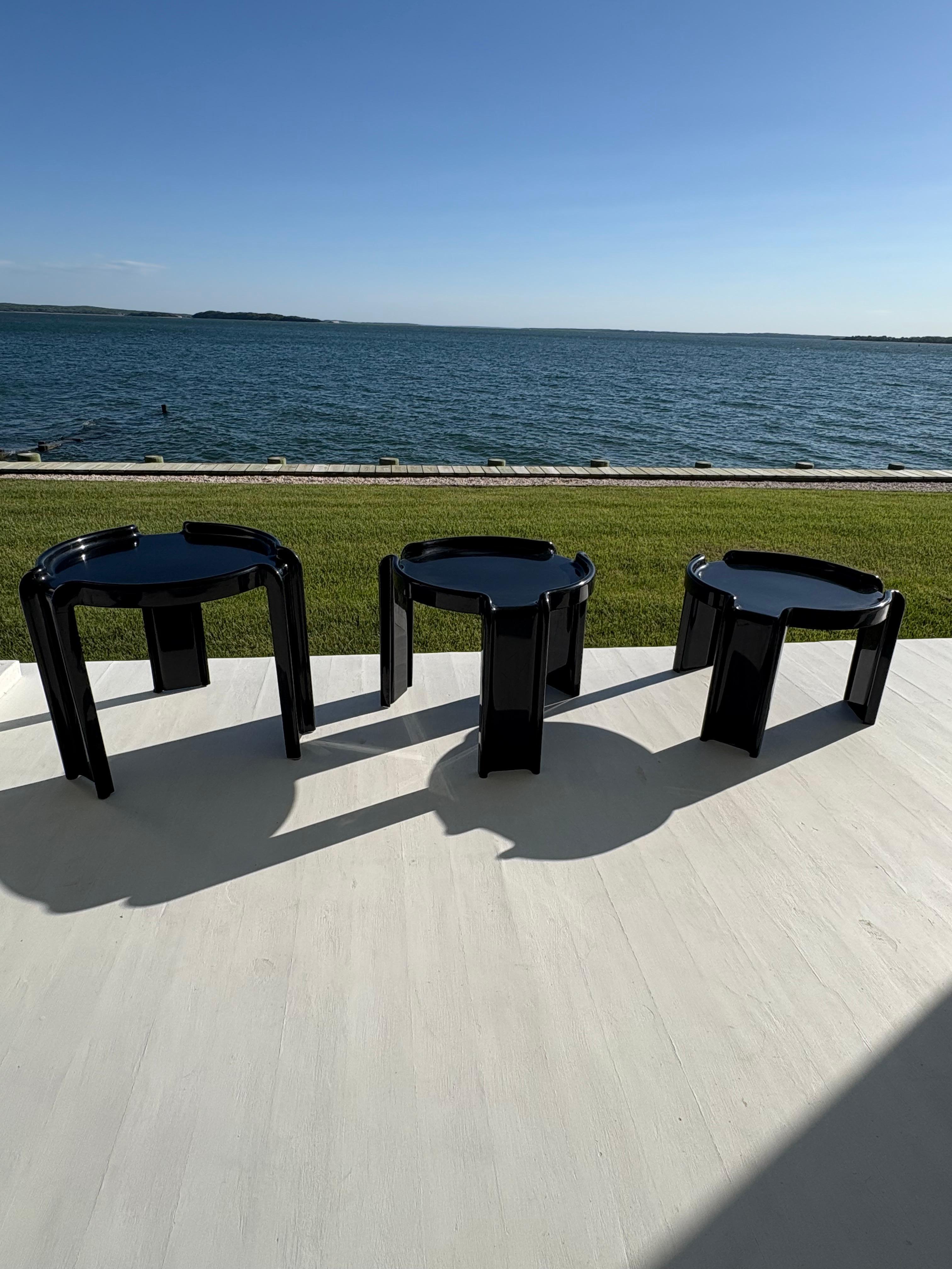 Mesas apilables Giotto Stoppino de Kartell, años 70 Moderno de mediados de siglo en venta