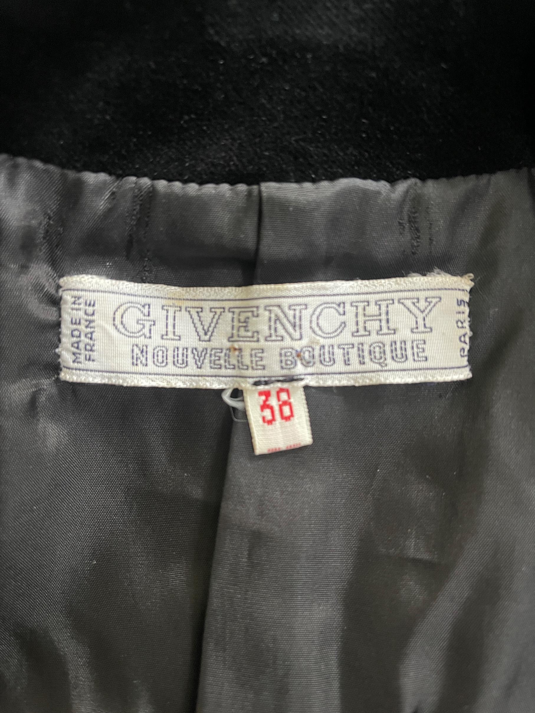 1970er Givenchy Nouvelle Boutique Schwarze Samtjacke mit zwei Brüsten im Angebot 1