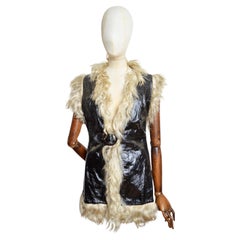 1970er Glam Rock Afghan Schwarzes Lack Schwarzes Leder & Ziegenhaar Vergoldete Weste - Weste