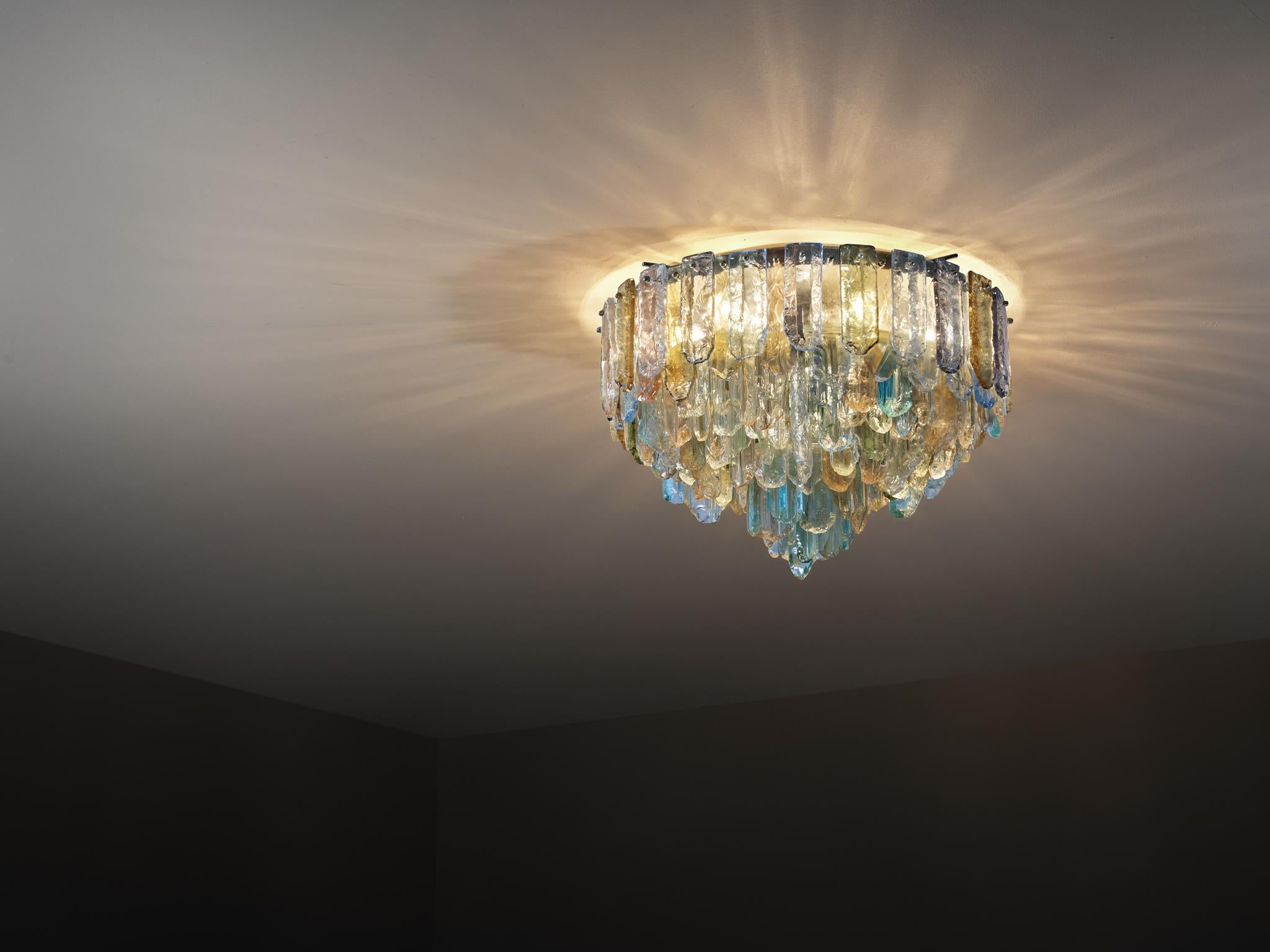 1970s Glamorous Guido Polloni Chandelier in Colored Glass (Italienisch) im Angebot