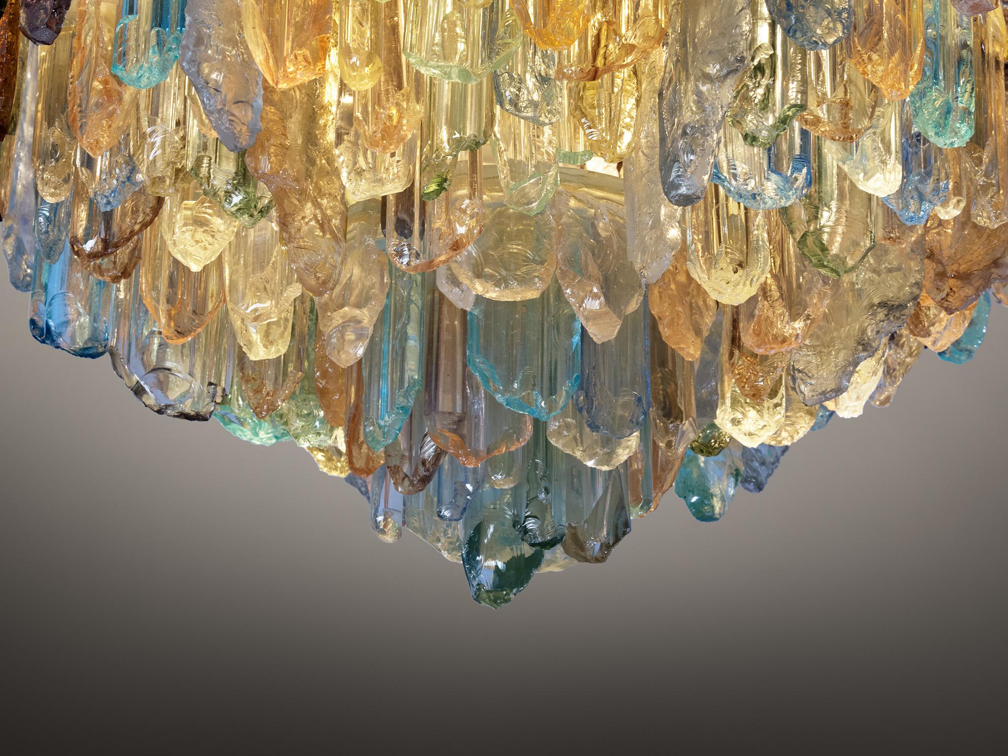 1970s Glamorous Guido Polloni Chandelier in Colored Glass (Ende des 20. Jahrhunderts) im Angebot