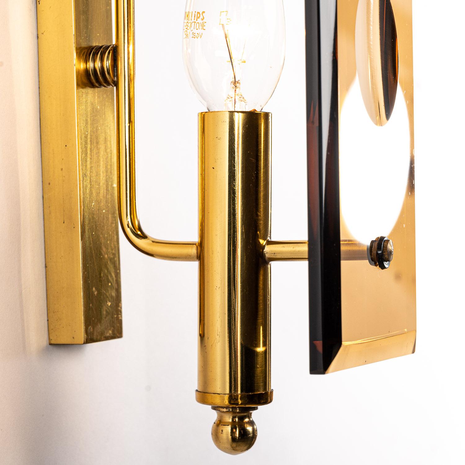 20th Century 1970's Glass and Brass Wall light Attributed to Cristal Arte For Sale